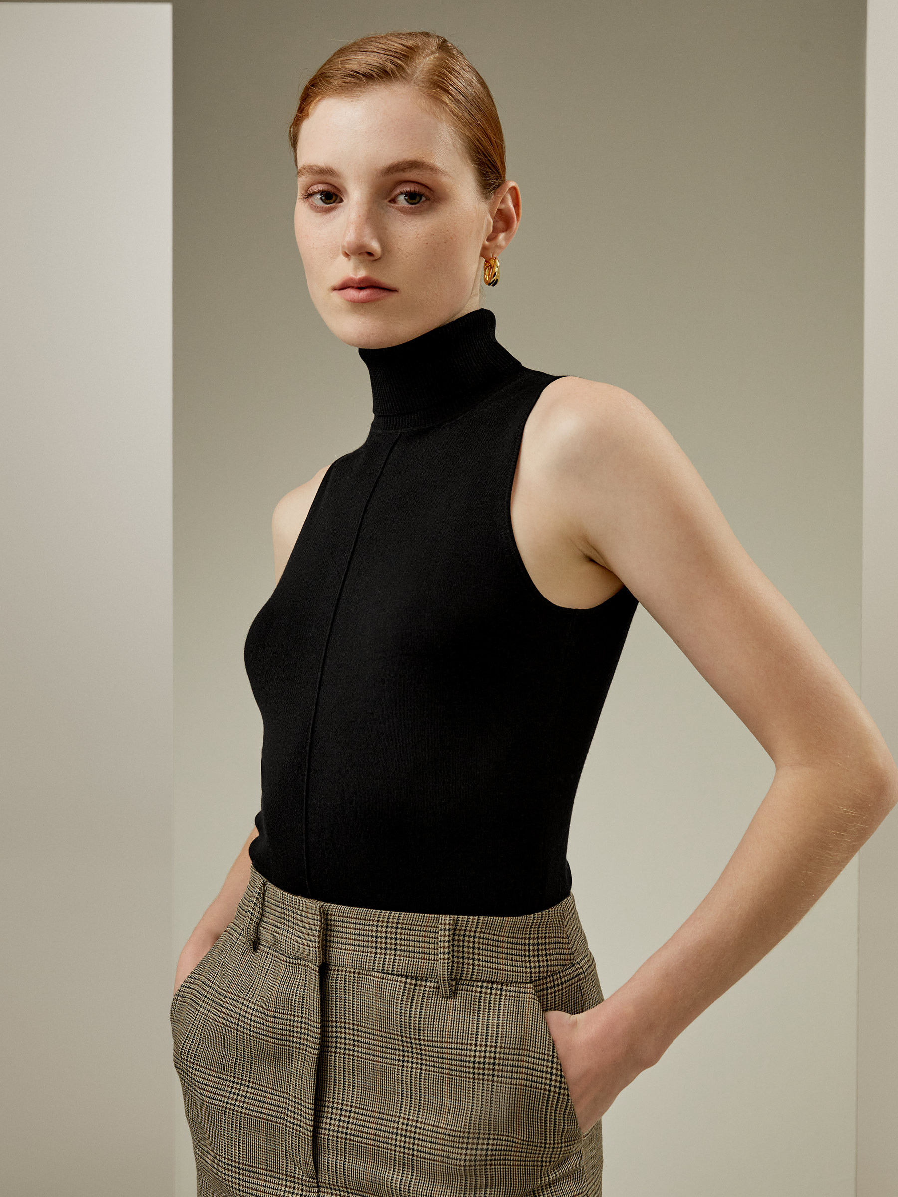 Silk Knitted Turtleneck Sleeveless Top | LilySilk