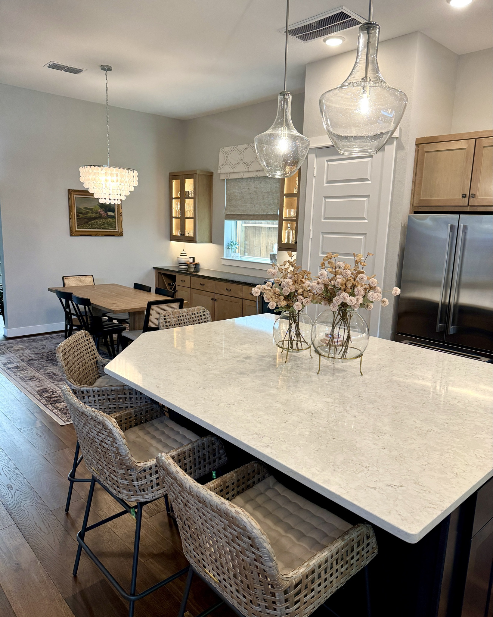 Kitchen and dining decor

#everypiecefits

Home design 
Counter stools 
Barstools 
Kitchen table 
Dining table 
Dining chairs
Breakfast area
Chandelier
Vases
Home decor
Interior design 
Wayfair
Ballard Designs


#LTKStyleTip #LTKSaleAlert #LTKHome