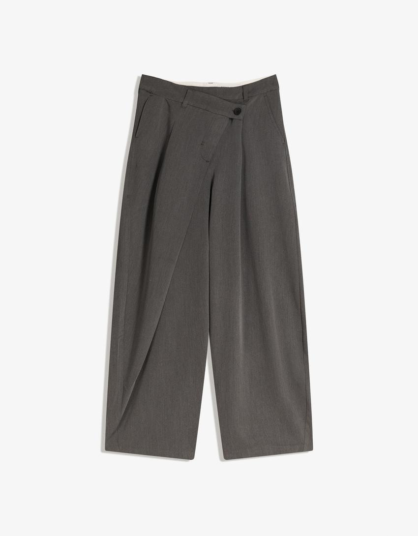 Tailored Hose mit überkreuztem Bund - Hosen - Damen | Bershka DE