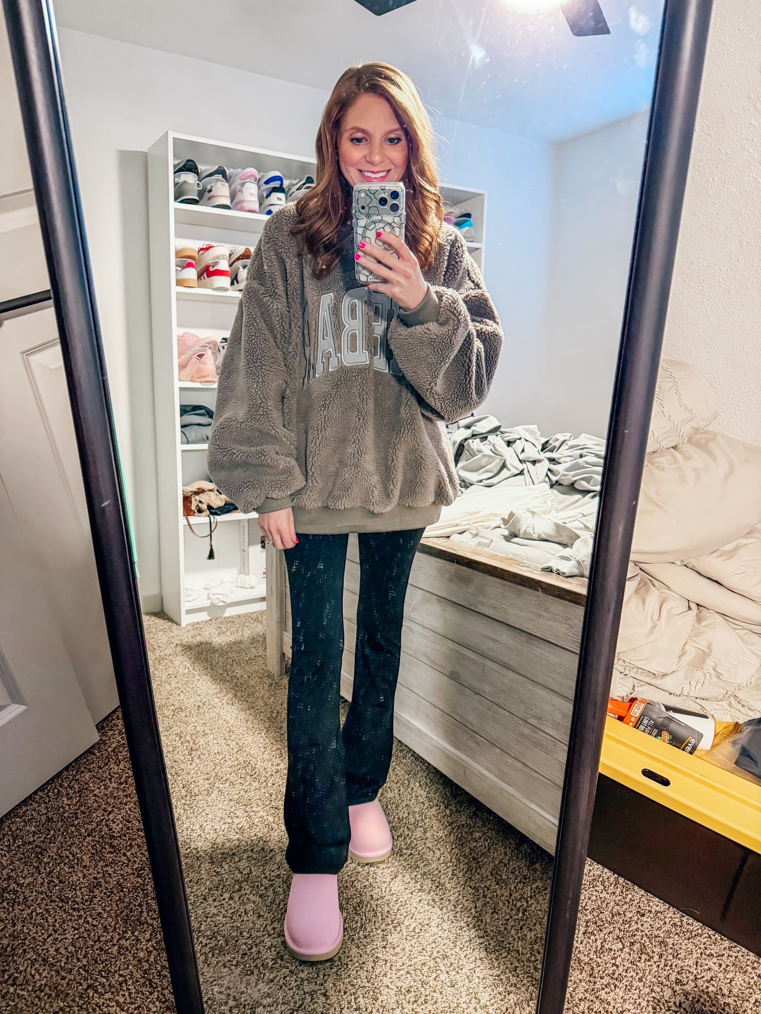 The Bar fuzzy sweatshirt size large sized up for an oversized fit and Vuori flare leggings size XS TTS 

#LTKootd #LTKfitnessgoals #LTKSeasonal