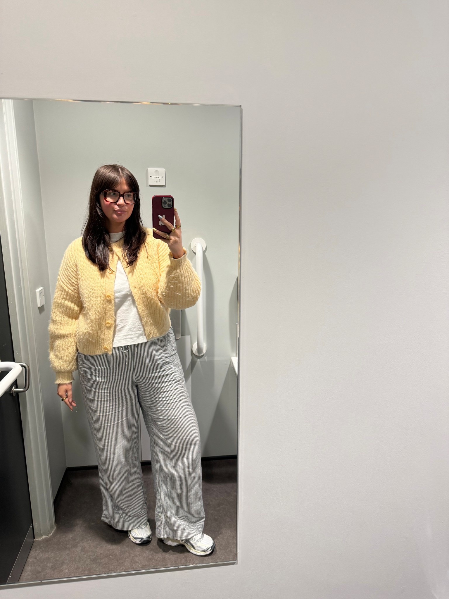 Office ootd! Love these linen trousers from M&S 💘

#LTKuk #LTKmidsize #LTKspring