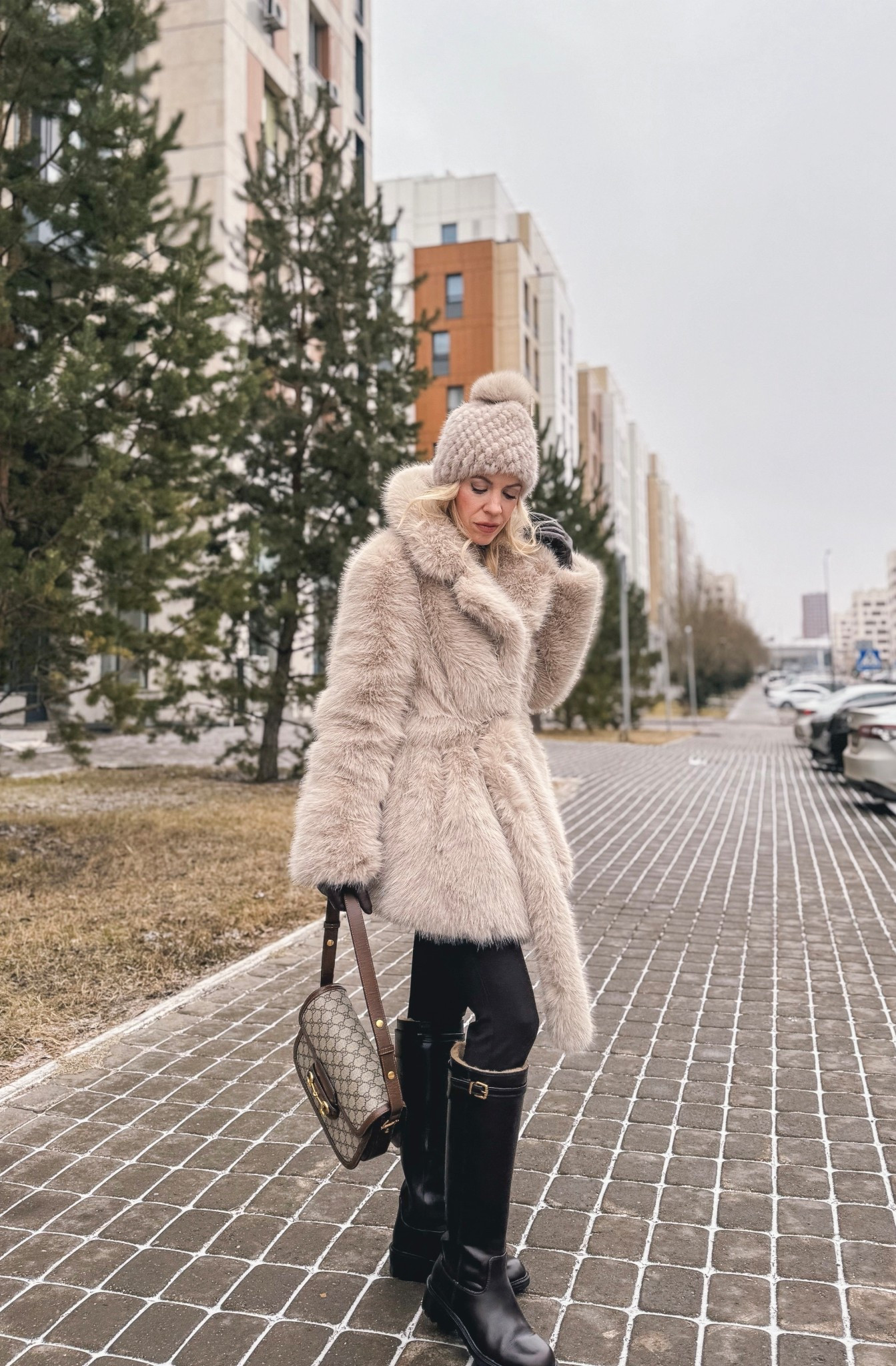 Zara leather waterproof snow boots - lined with faux fur and so cozy! 

Faux fur coat outfit, Zara dark brown leggings, cozy winter outfit


#LTKOver40 #LTKSeasonal #LTKFindsUnder50