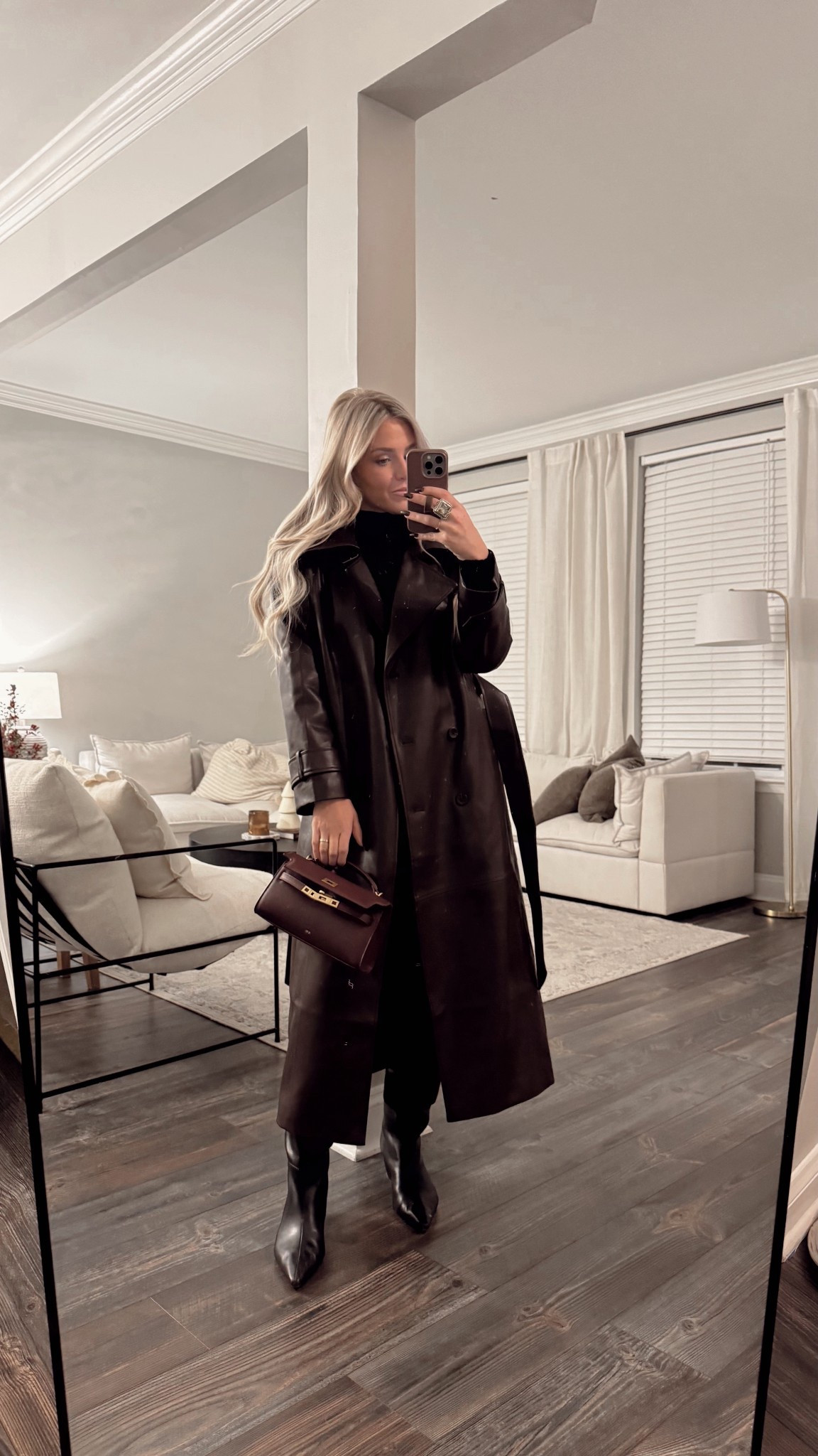 This mini clutch from Amazon is soo adorable! I really wanted a bag in this color and this one is perfect to wear in the winter. 

#LTKSeasonal #LTKHoliday #LTKFindsUnder100