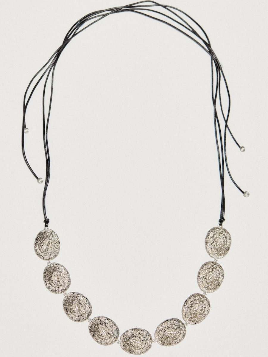 Long necklace with oval pieces | Massimo Dutti UK
