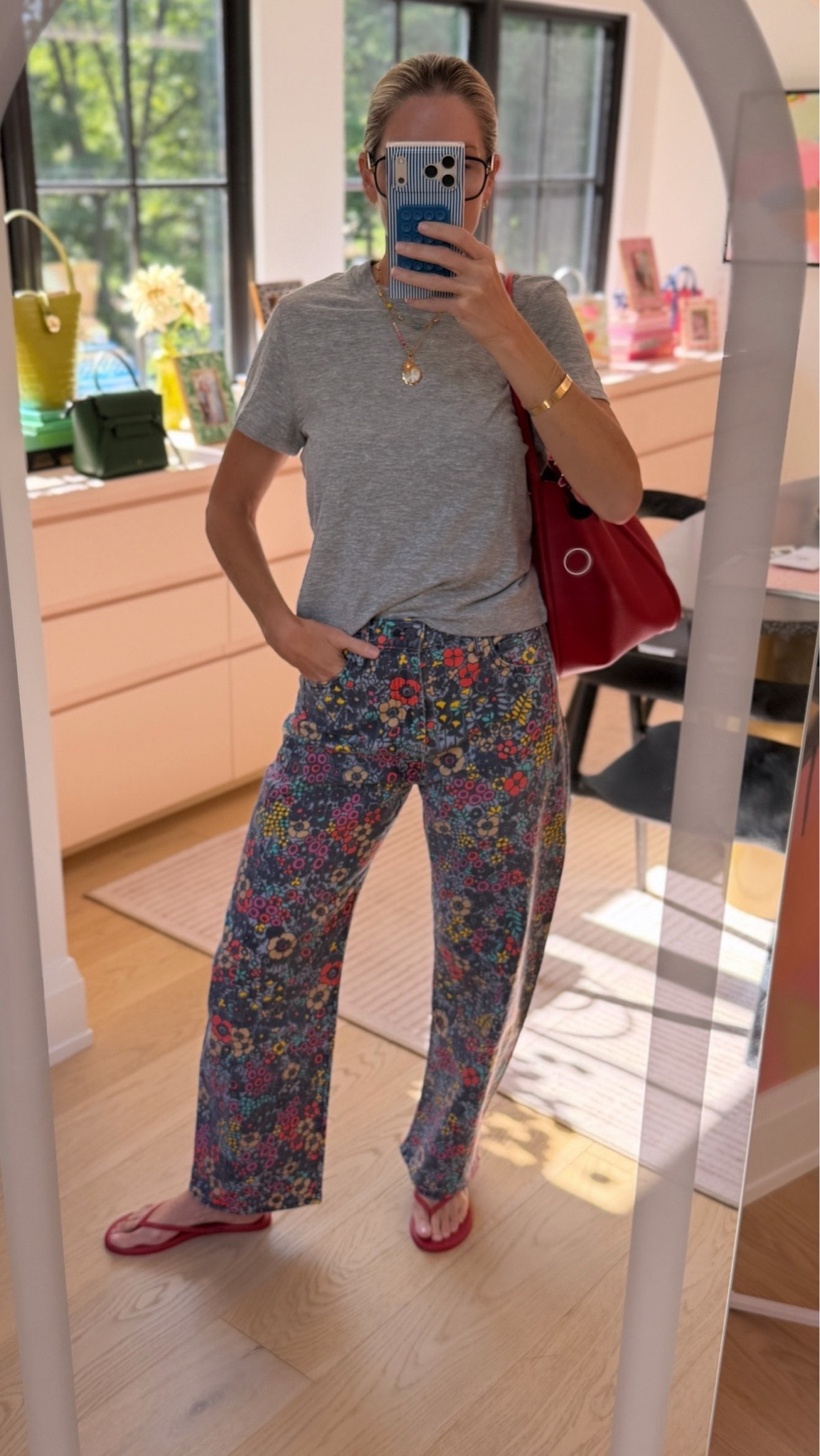 # o o t d 
Sized up to 28 on mother denim 🌸🌼