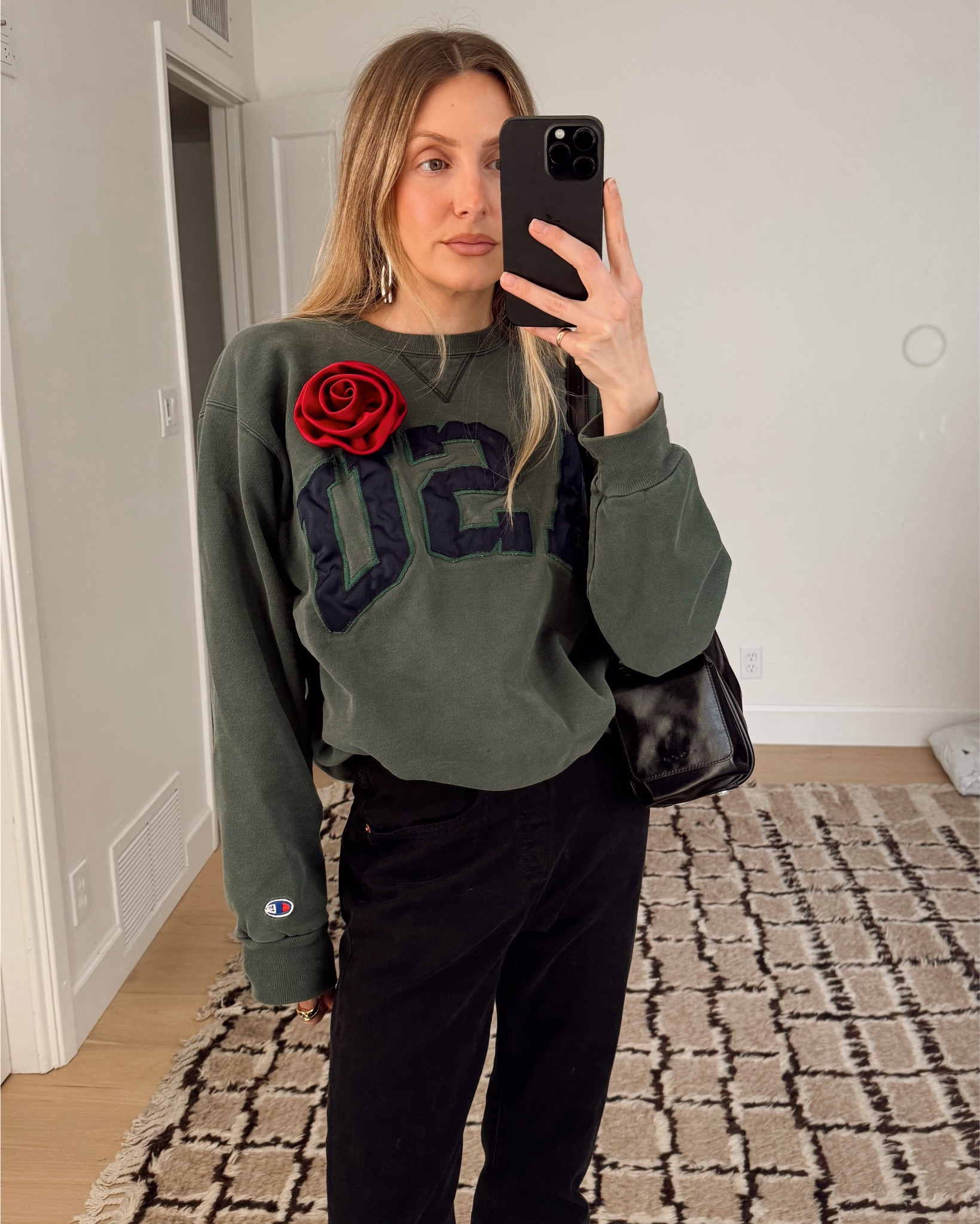 How to wear your husband’s vintage sweatshirt to happy hour 

#LTKootd #LTKgrwm