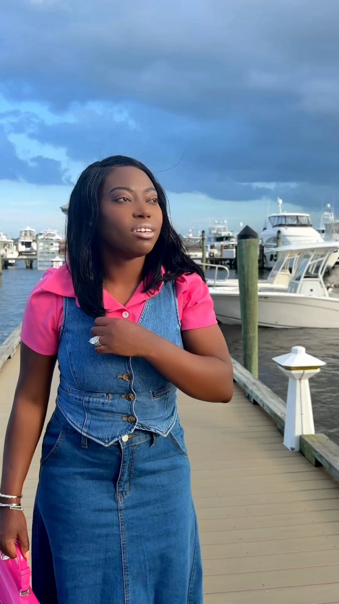 🛥️🌊Boating to @tidehousestuart waterfront restaurant is my idea of a dinner date. 🍽️ But get into this @amazonfashion denim skirt from Huskary. It is the perfect edition to my wardrobe: flowy, flirty, and girly.💙

#LTKdayinmylife #LTKootd #LTKvlog