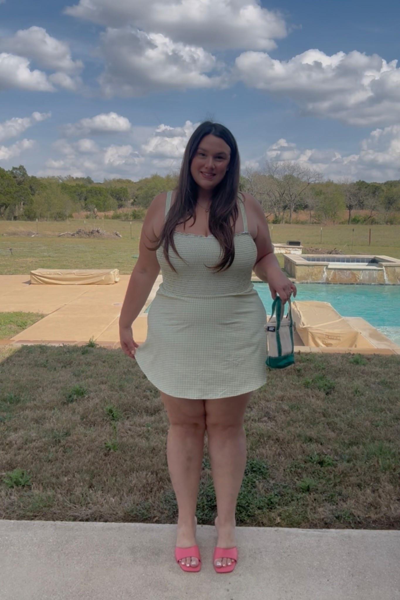 green gingham square neck adjustable straps swimdress size 18 

#LTKSaleAlert #LTKSwim #LTKPlusSize