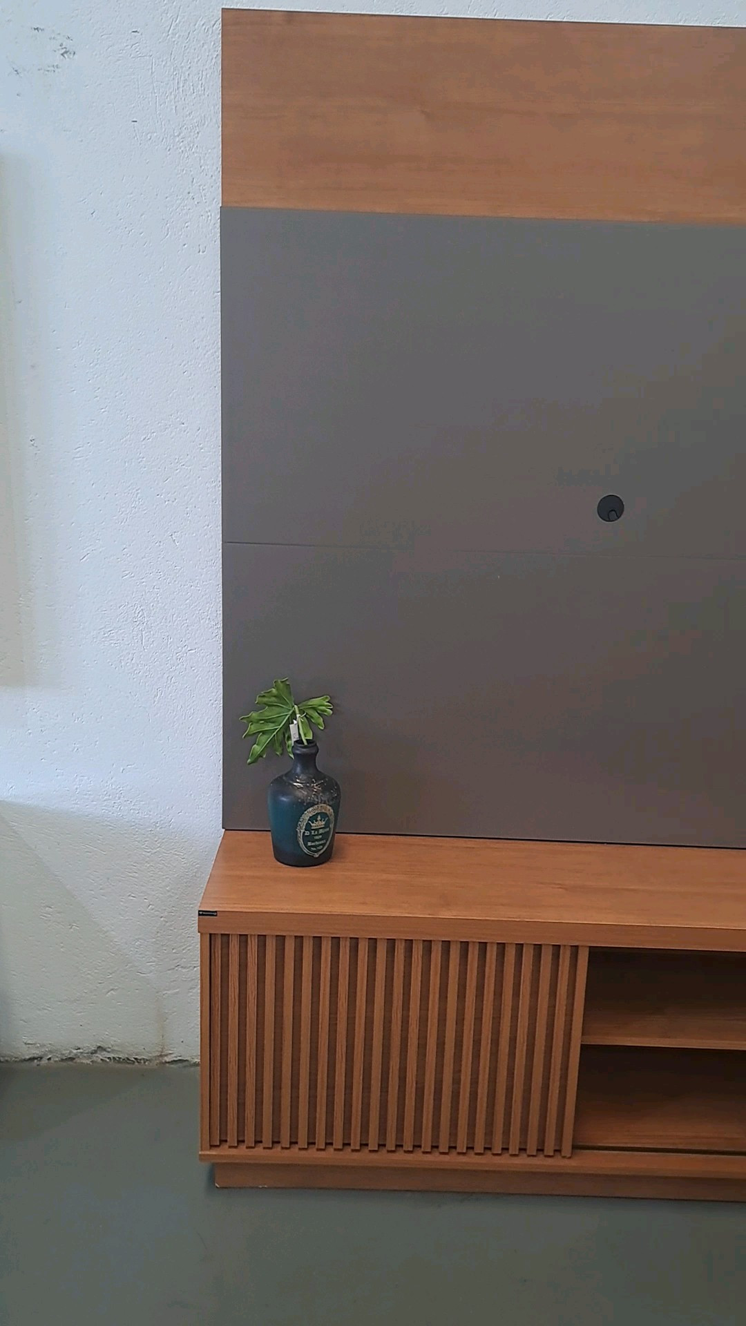 Rack lindo no precinho para compor a sua sala de TV.#promoção #estilo #casa

#LTKbrasil #LTKhome #LTKpromo