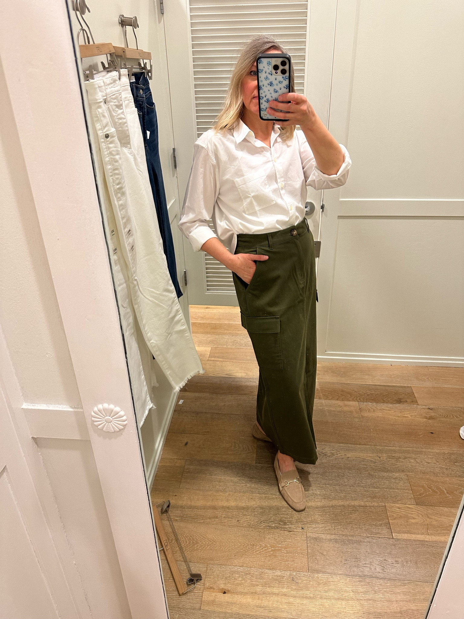 Elevated cargo skirt and perfect white shirt at Loft for casual spring and summer outfits 


#LTKover40 #LTKmidsize #LTKfindsunder100