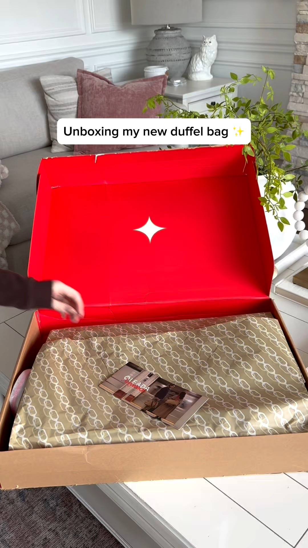 Okay lovingggggg this new travel duffel from OLEADA! It’s got lots of great storage compartments, a space for my laptop, customizable straps and a luggage sleeve (and you can use HOLLYAW for  15% off the OLEADA AnyWear Collection 🙌🏻  


#LTKTravel #LTKfitnessgoals #LTKActive