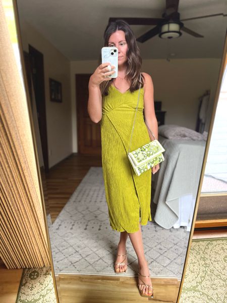 Wearing a size xs in the dress and true size 6 in my shoes! Such a perfect wedding guest dress. Love it! 💚💚💚

#LTKStyleTip #LTKFindsUnder50 #LTKWedding