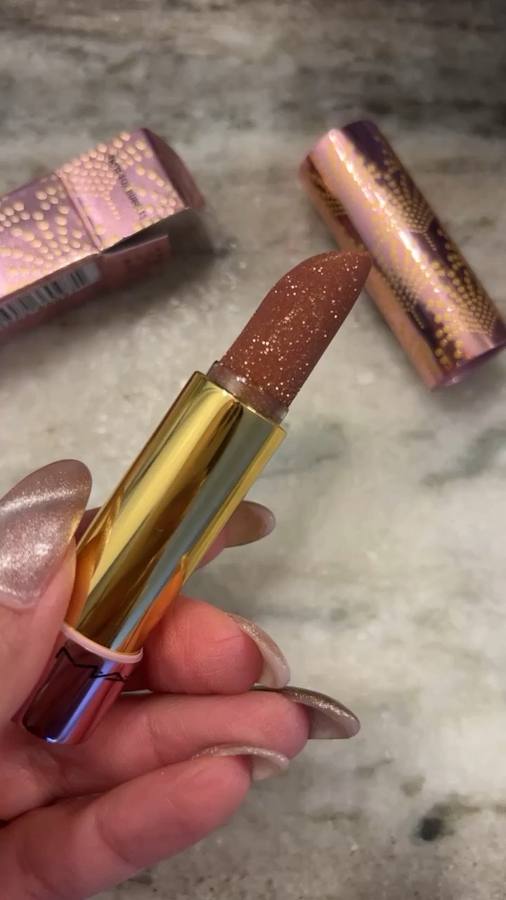 MAC Bubbles & Bows Fizzy Feels Lip … curated