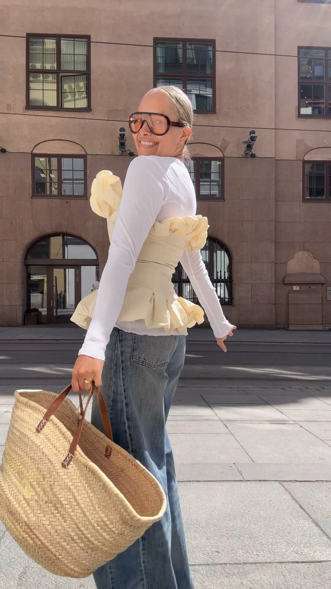 The corset top is a size small - and barrel leg jeans are a size 38 ( they are fitted on top and fall a little wider down the middle)