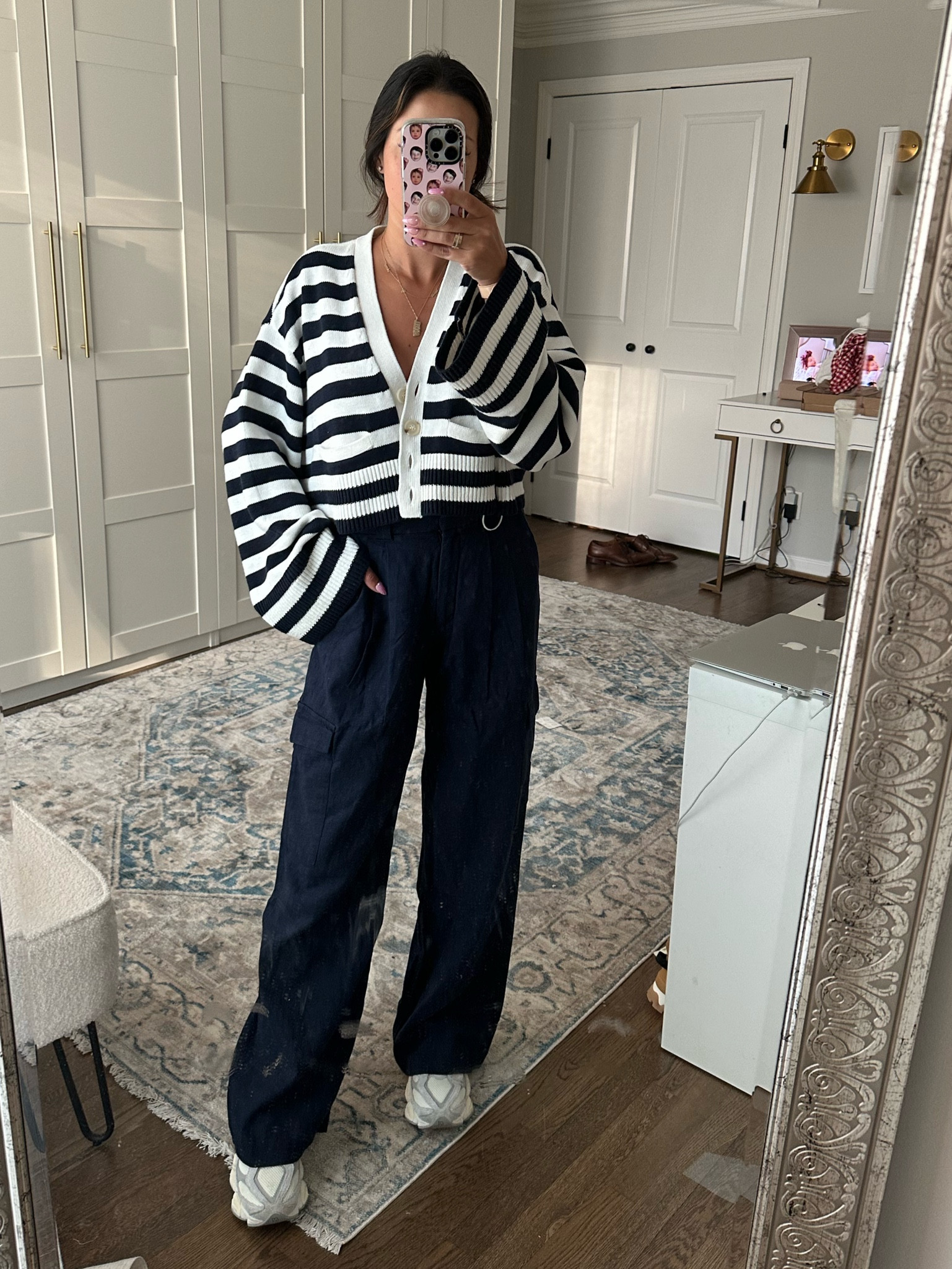 Abercrombie navy linen cargo pants xs
Striped crop navy cardigan 
Revolve 
Small 

#LTKstyletip #LTKunder100