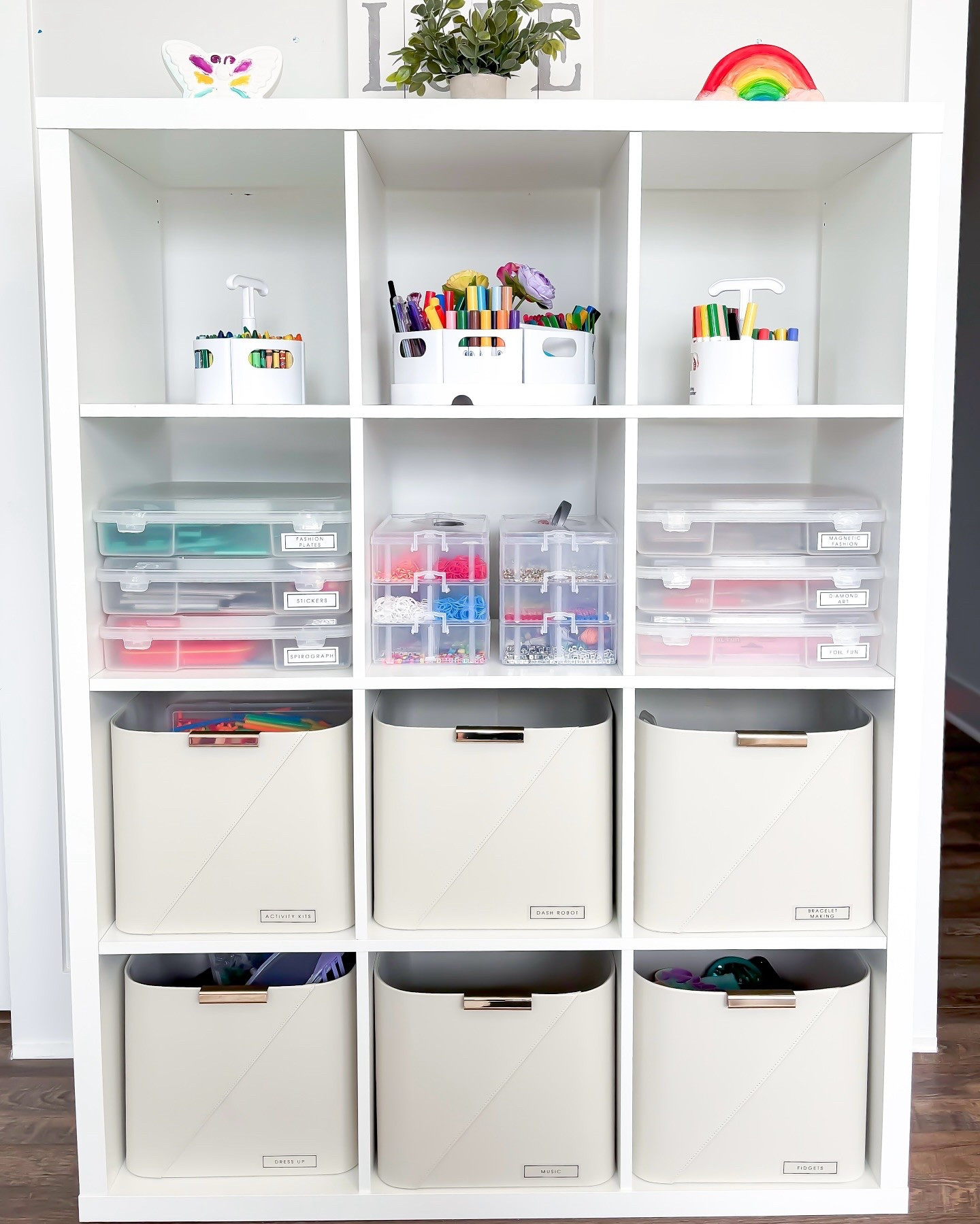 Crafting doesn’t have to be chaotic 🖍️

Playrooms evolve quickly, setting up solutions that are flexible to your changing needs is the easiest way to stay organized through the years. Our team of organizers are trained in maximizing space, while keeping your personal style. 

What is the one item taking over your play space?