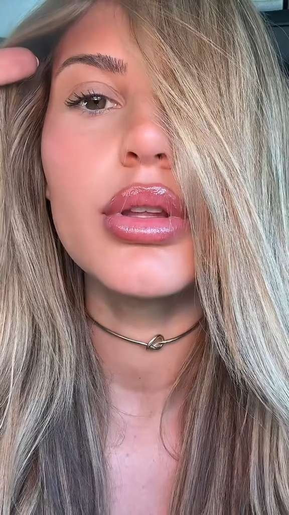 My quick on the go lip liner 🫦💕 

 #LTKStyleTip #LTKBeauty