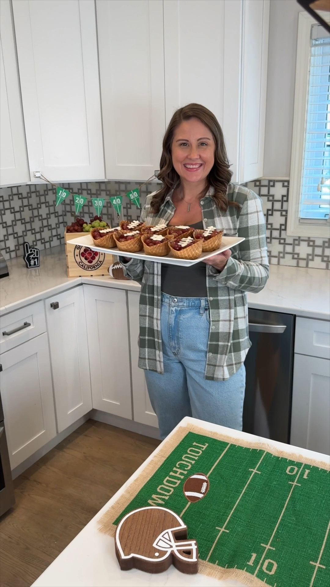 If you’re looking for a healthy game day snack option, save this! 🏈 🍇 You can’t go wrong with football shaped waffle cones loaded up with Grapes from California!  These are simple to prepare and are perfect for any game day snack spread.  Make sure to include California Grapes in your game day festivities! 🙌 They taste delicious and are in season now.
#GrapesFromCA #GameDaySnacks #HealthySnacks #FootballSeason 


#LTKVideo #LTKFamily #LTKParties
