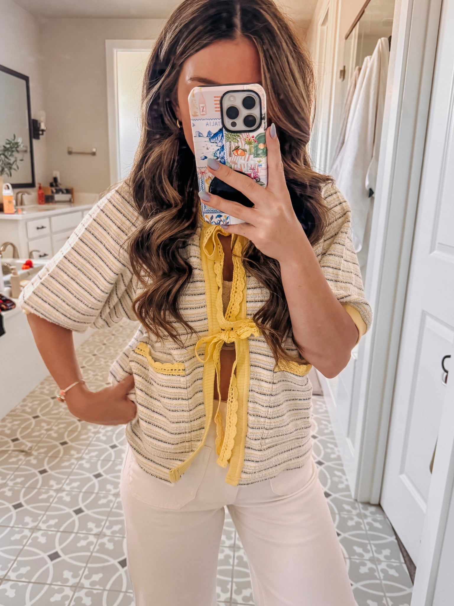 Cutest free people lightweight sweater top is 40% off! I’m wearing xs



#LTKStyleTip #LTKPetite #LTKSaleAlert