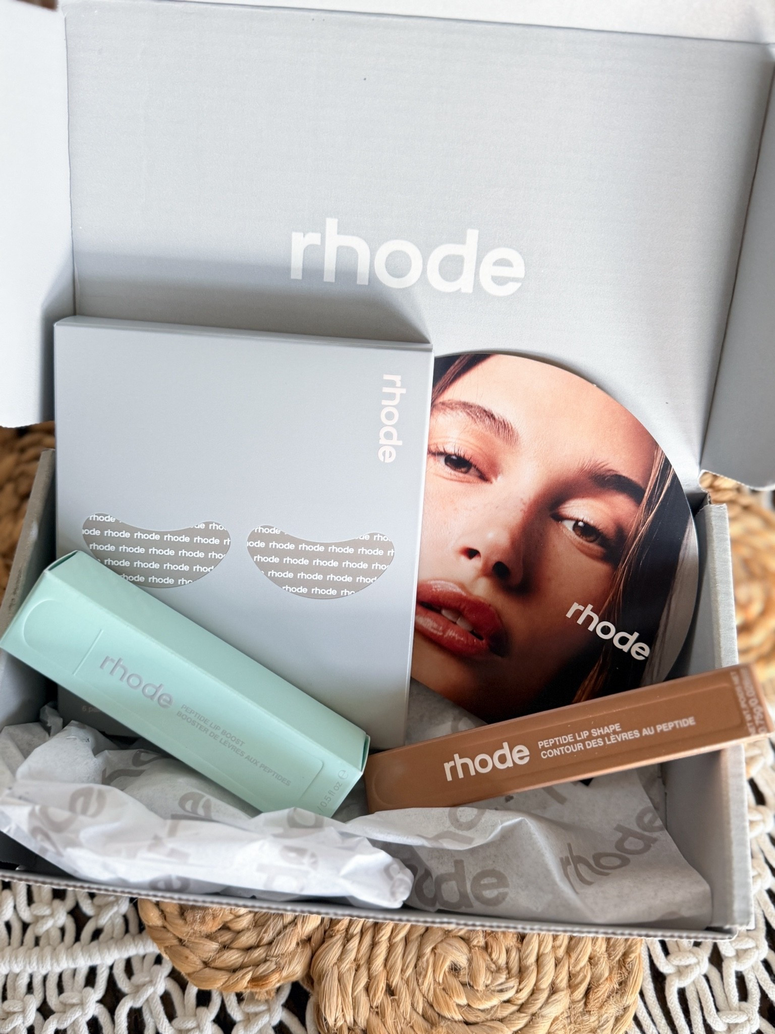 Rhode order = immediate serotonin boost.

rhode skincare-rhode lip treatment-rhode peptide lip shape-rhode peptide lip boost-clean girl beauty-minimal makeup-everyday makeup-glowy makeup-neutral makeup-lip combo-summer beauty favorites-sephora beauty-beauty haul-luxury beauty-hailey bieber beauty-dewy skin-soft glam-makeup essentials-beauty aesthetic-skincare routine-lip liner combo-natural makeup everyday

#LTKgrwm #LTKselfcare #LTKU
