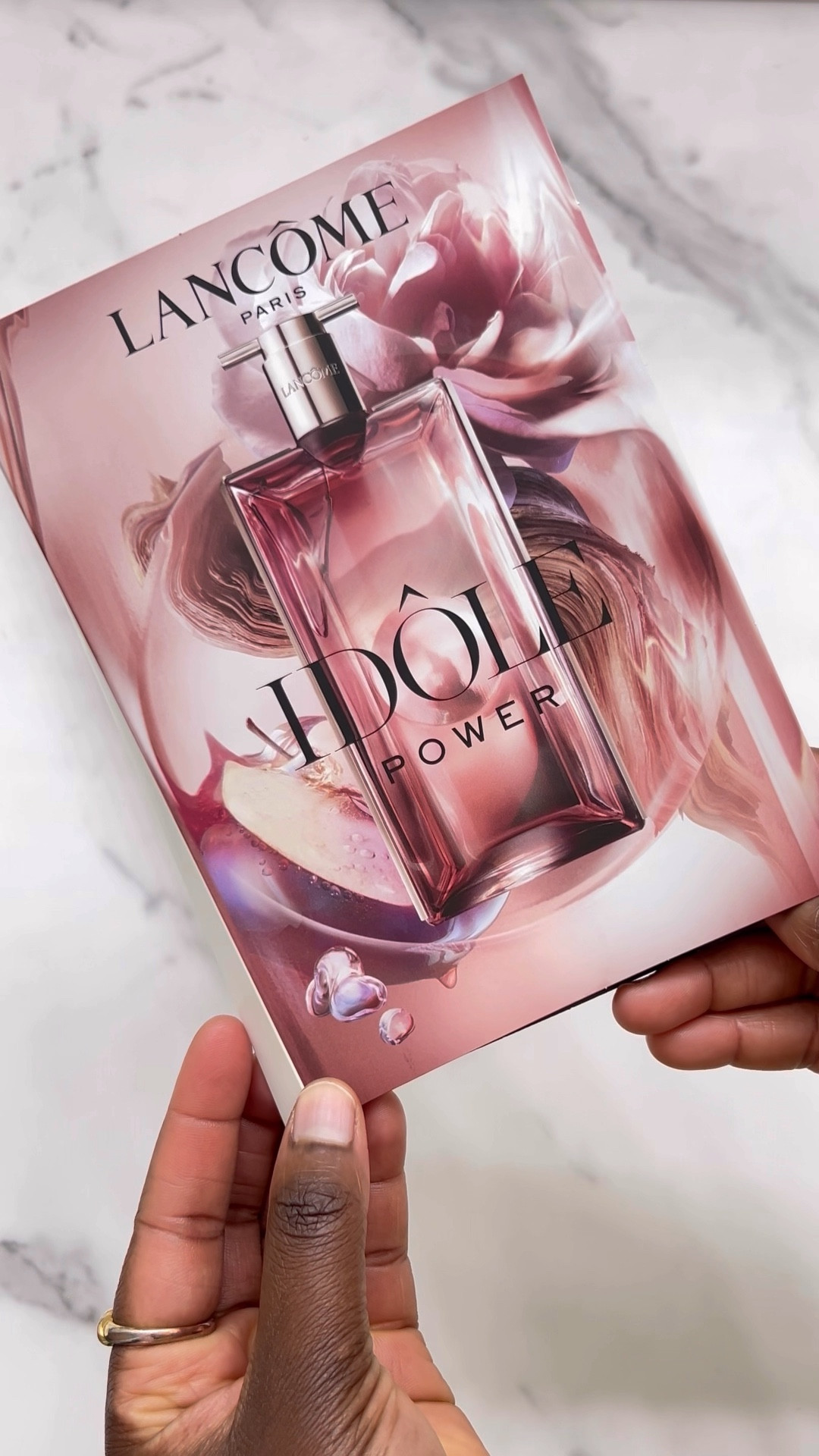 Notes: Fruity, Woody and Floral. 