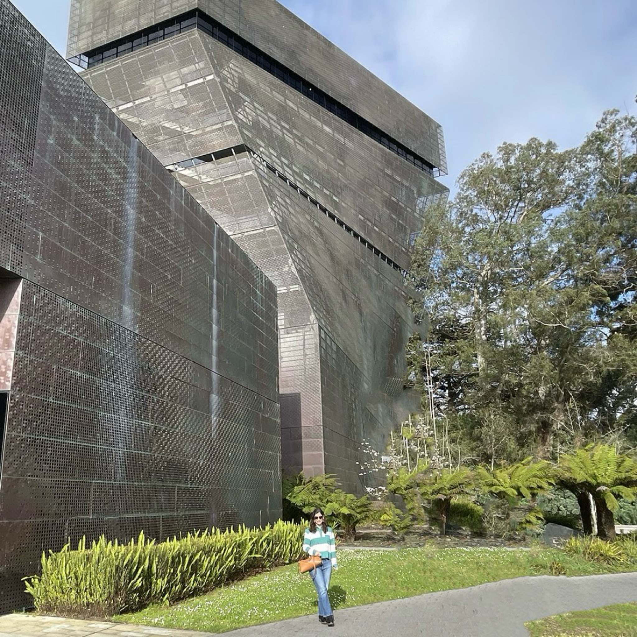 Casual spring outfit for a busy day with a cool breeze 💕🌸🌷🌺

#LTKitbag #LTKstyletip #LTKover40