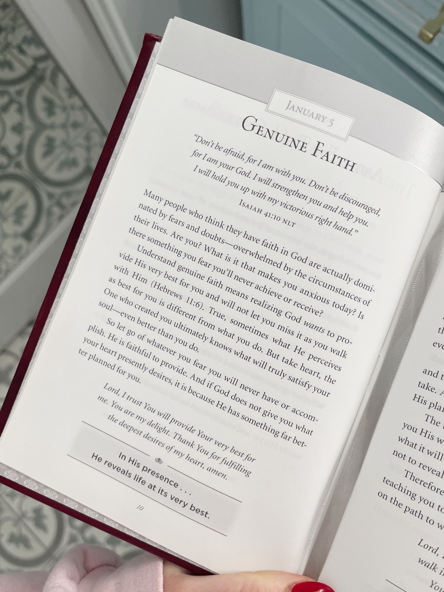 Daily Devotional 🩷

#LTKGiftGuide #LTKHome #LTKFamily