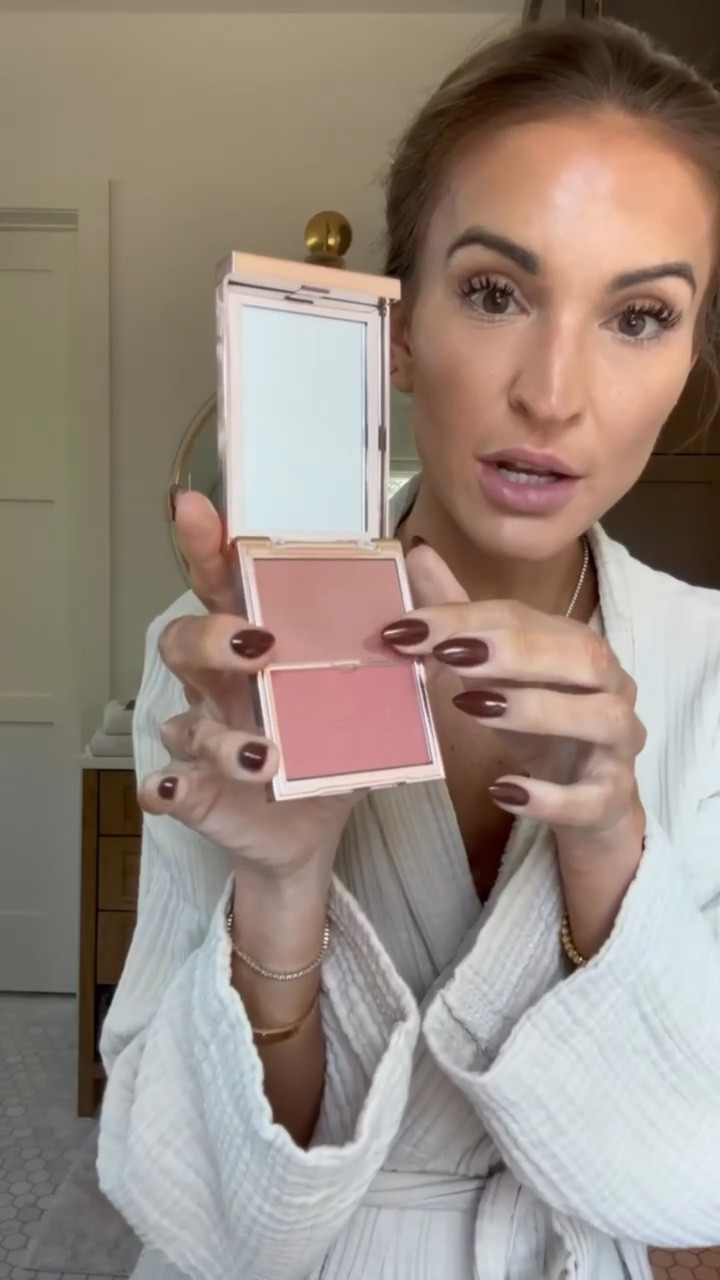 GRWM 🤎 @sephora savings event edition!! #sephorapartner #sephorahaul 
All Sephora Collection 30% off: 10/31 - 11/10
Rouge members 20% off: 10/31 - 11/10
VIBs 15% off: 11/4 - 11/10
Insiders 10% off: 11/4 - 11/10
Beauty Insider members get free shipping on all orders! 
 use code EVERYTHING to shop!
P.S. - don't forget that you can buy online + pickup in store OR get same day delivery!!