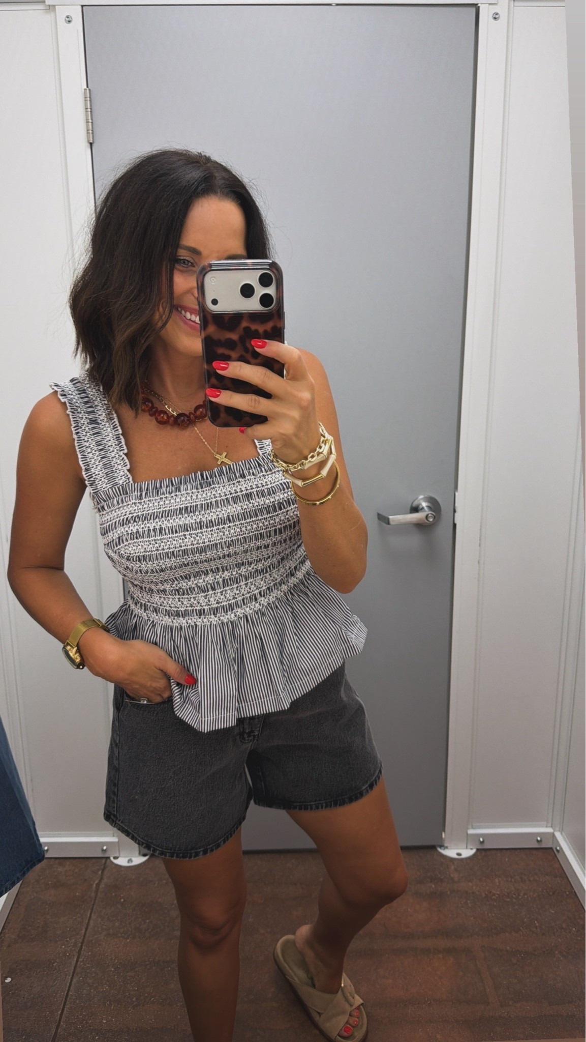 This Walmart top is giving boutique vibes! 🤍 The smocked detail is so flattering, and the ruffle straps make it feel way more expensive than it is. I paired it with black denim shorts for an easy outfit you can wear all summer long. Definitely one of my favorite Walmart finds lately!

✨ Wearing an XS
✨ 5’3” for reference

#WalmartFashion #WalmartFinds #AffordableFashion #BoutiqueStyle #SummerOutfit #SmockedTop #BlackDenimShorts #WalmartStyle #BudgetFashion #LTKStyle #LTKCreator #WalmartNewArrivals