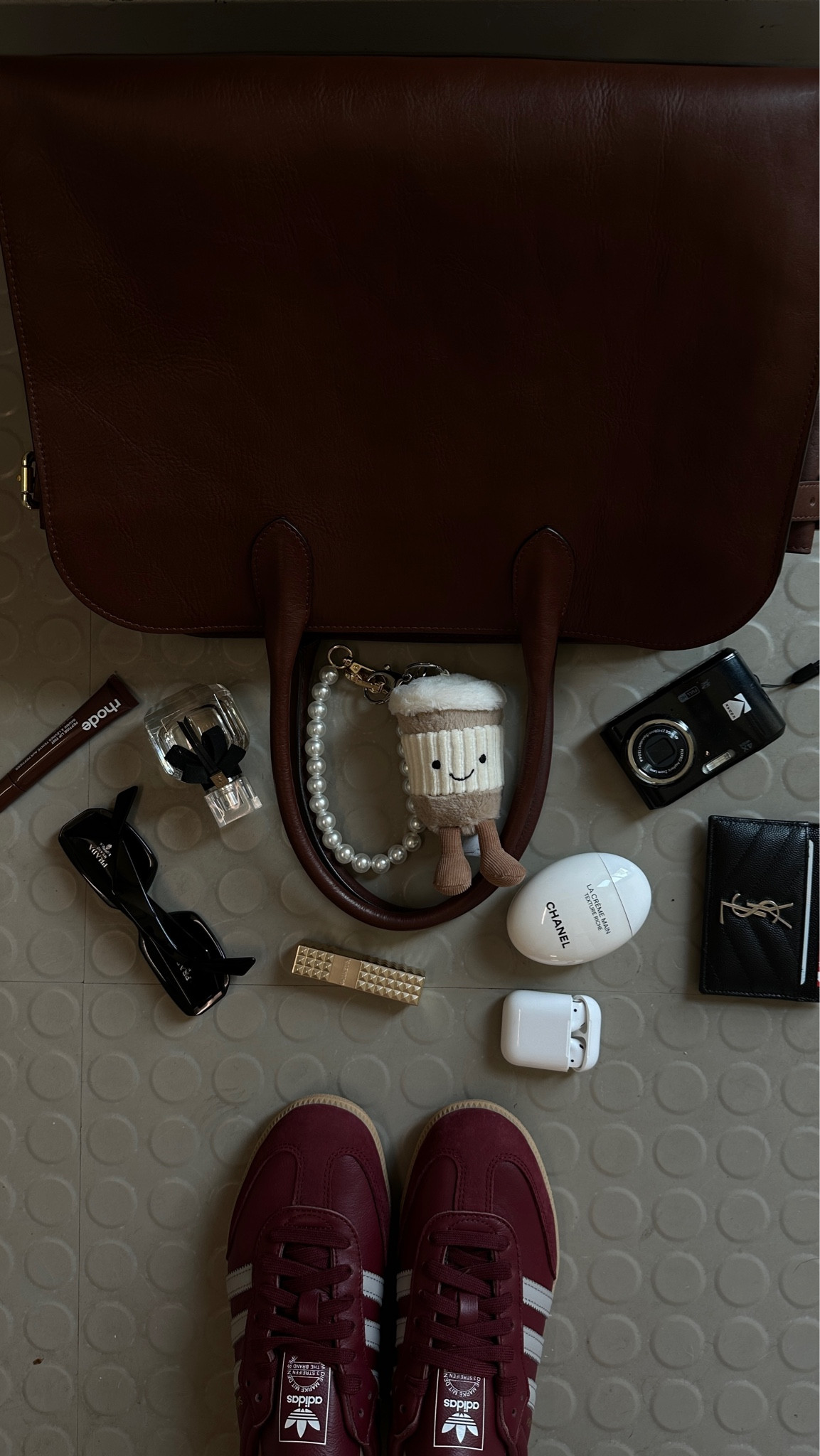 size down .5 from regular size 
 coffee bag charm: jellycat 