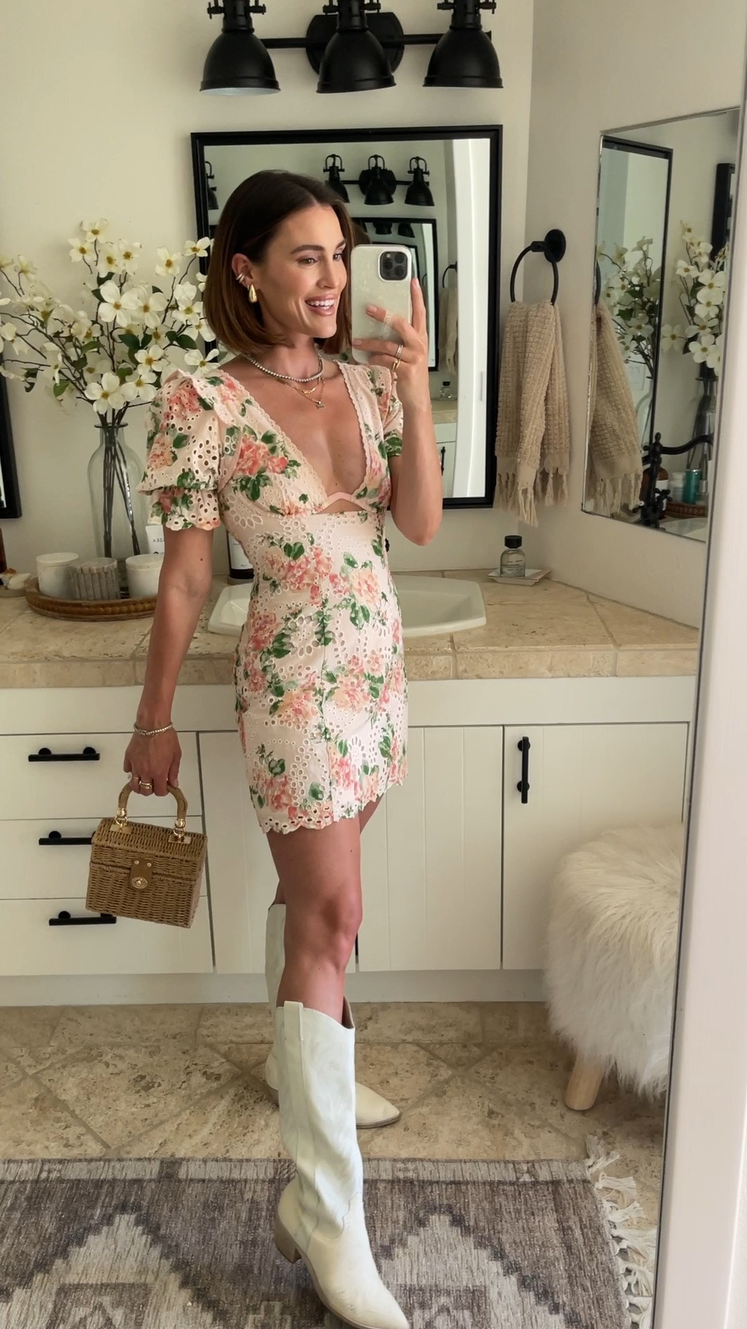Floral dress🌸 wearing a small.

Spring and summer outfit

#LTKootd #LTKSeasonal