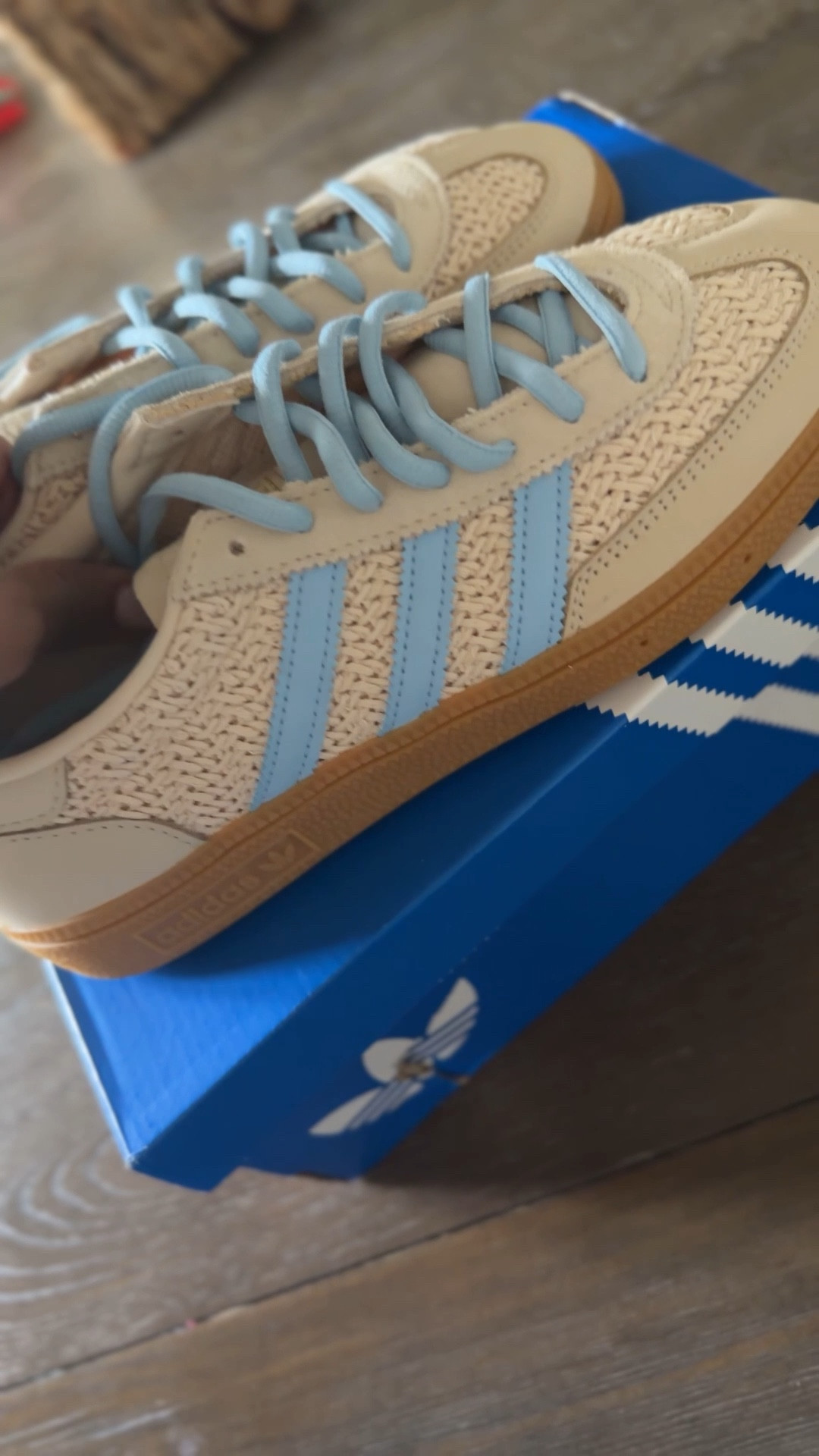 New Spring sneakers ⚡️🩵 can’t go wrong with Adidas they go with everything 😍 #adidas #gardballspezial

#LTKdayinmylife #LTKSpringSale #LTKmomlife