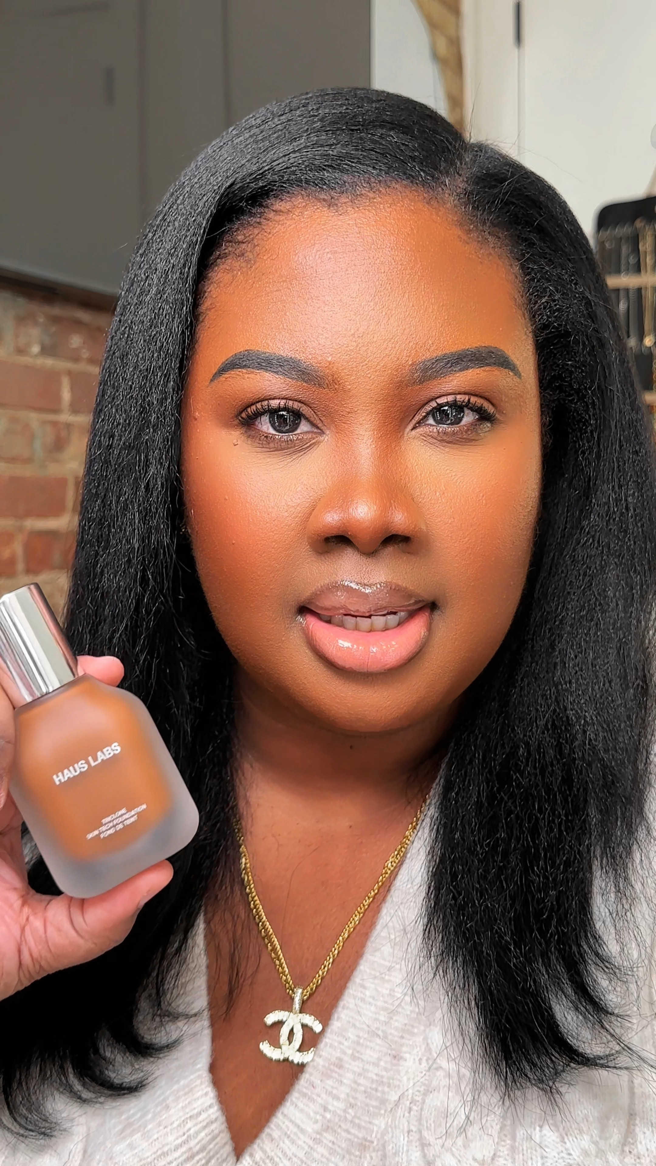 literallyyyy the best foundation I’ve tried to this day !! shade 490 