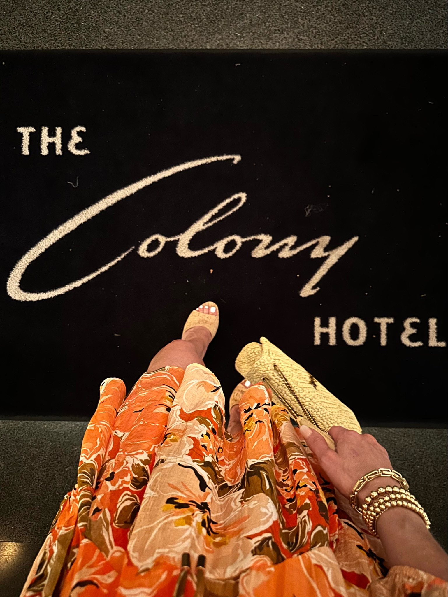 Love the colors on this pretty dress. Perfect for vacation, a shower, wedding, or date night. I’m wearing an XS. 



#LTKSeasonal #LTKbeauty #LTKstyletip