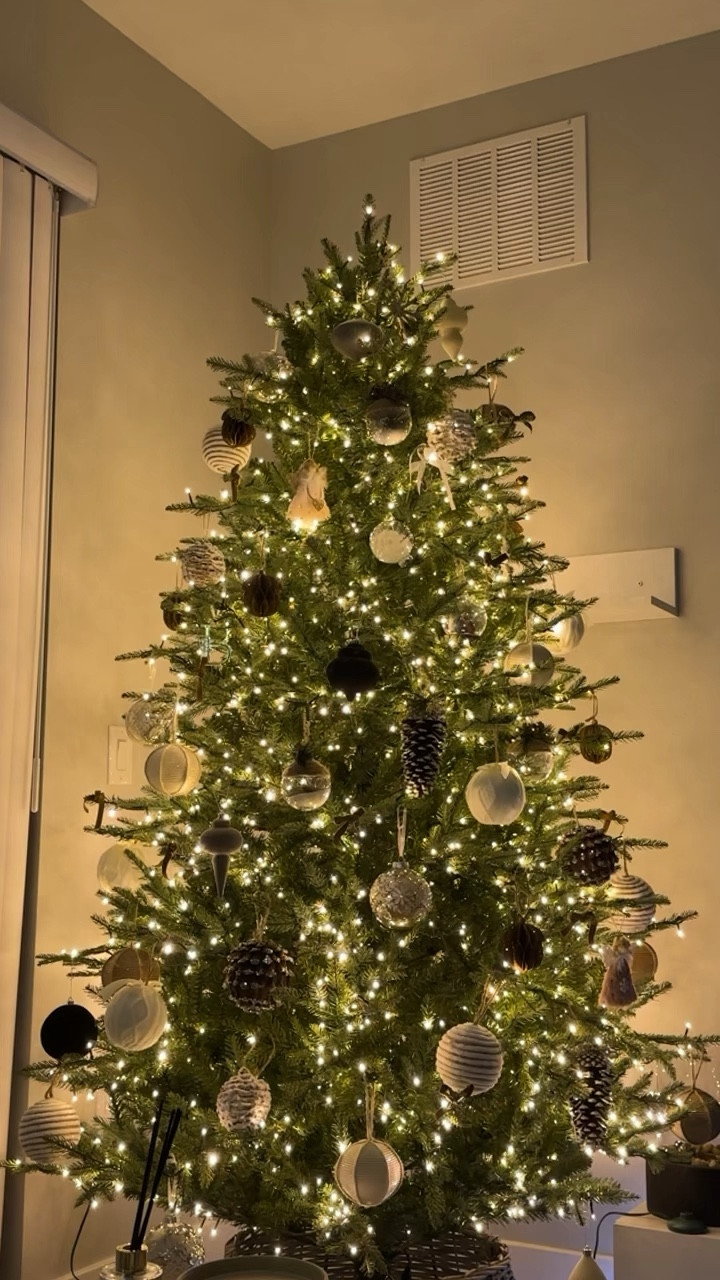 Viral Christmas tree. Her majesty Grand Duchess ❤️ 

#LTKHolidaySale #LTKHoliday #LTKhome