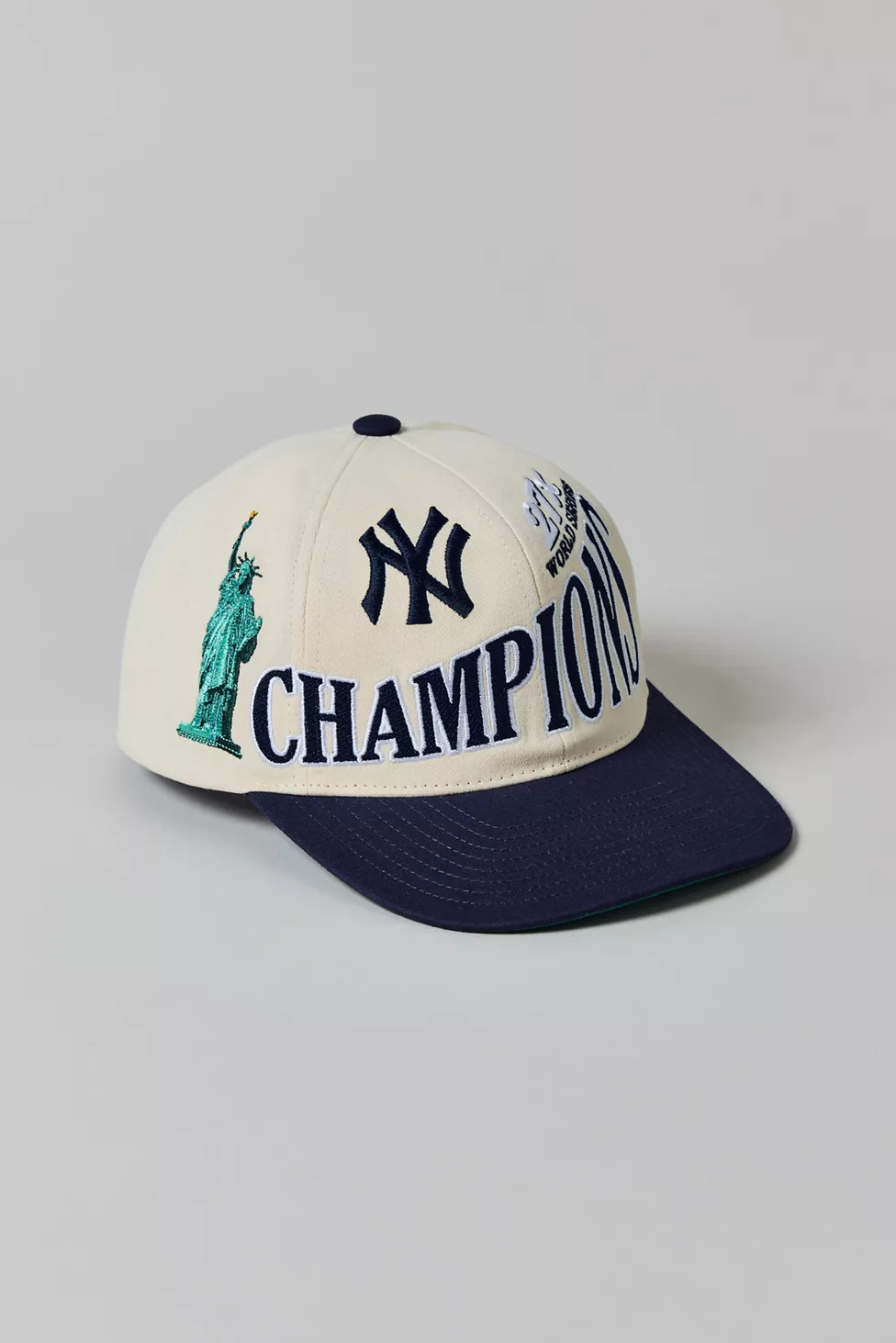 Mitchell & Ness MLB New York Yankees Champs Deadstock Hat | Urban Outfitters (US and RoW)