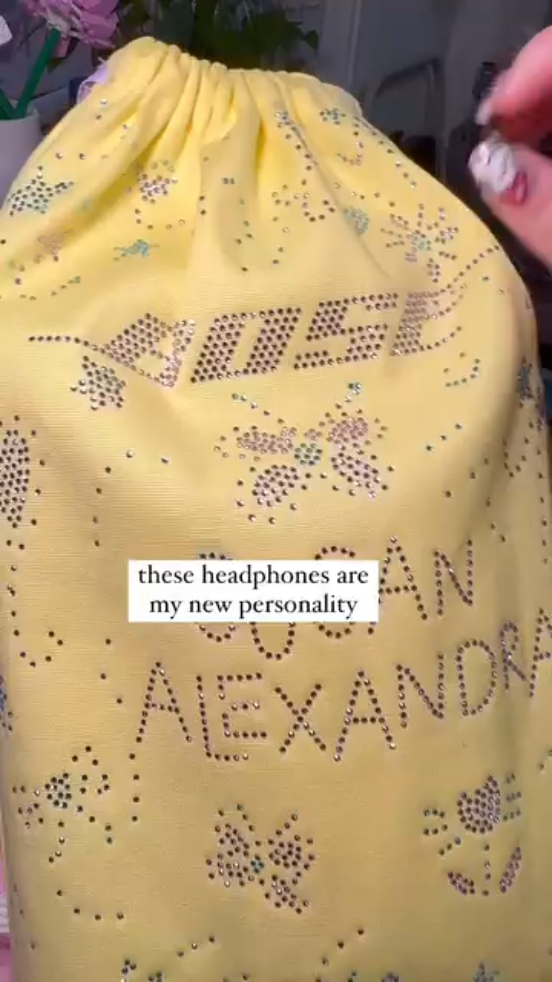 My soul has left my body! 🥲✨💜🦋
@bose x @susan_alexandra 

#bose #y2k