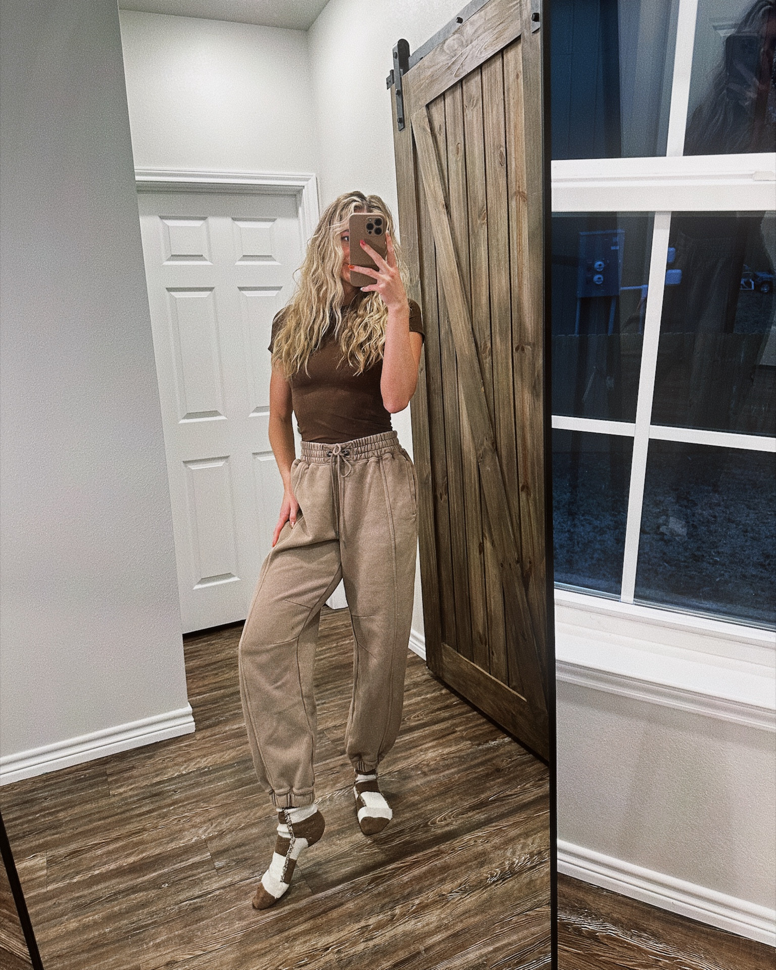 Cute comfy outfit #comfyoutfits #sweatpants #casualoutfit #skims #freepeople


#LTKMostLoved #LTKbeauty #LTKstyletip