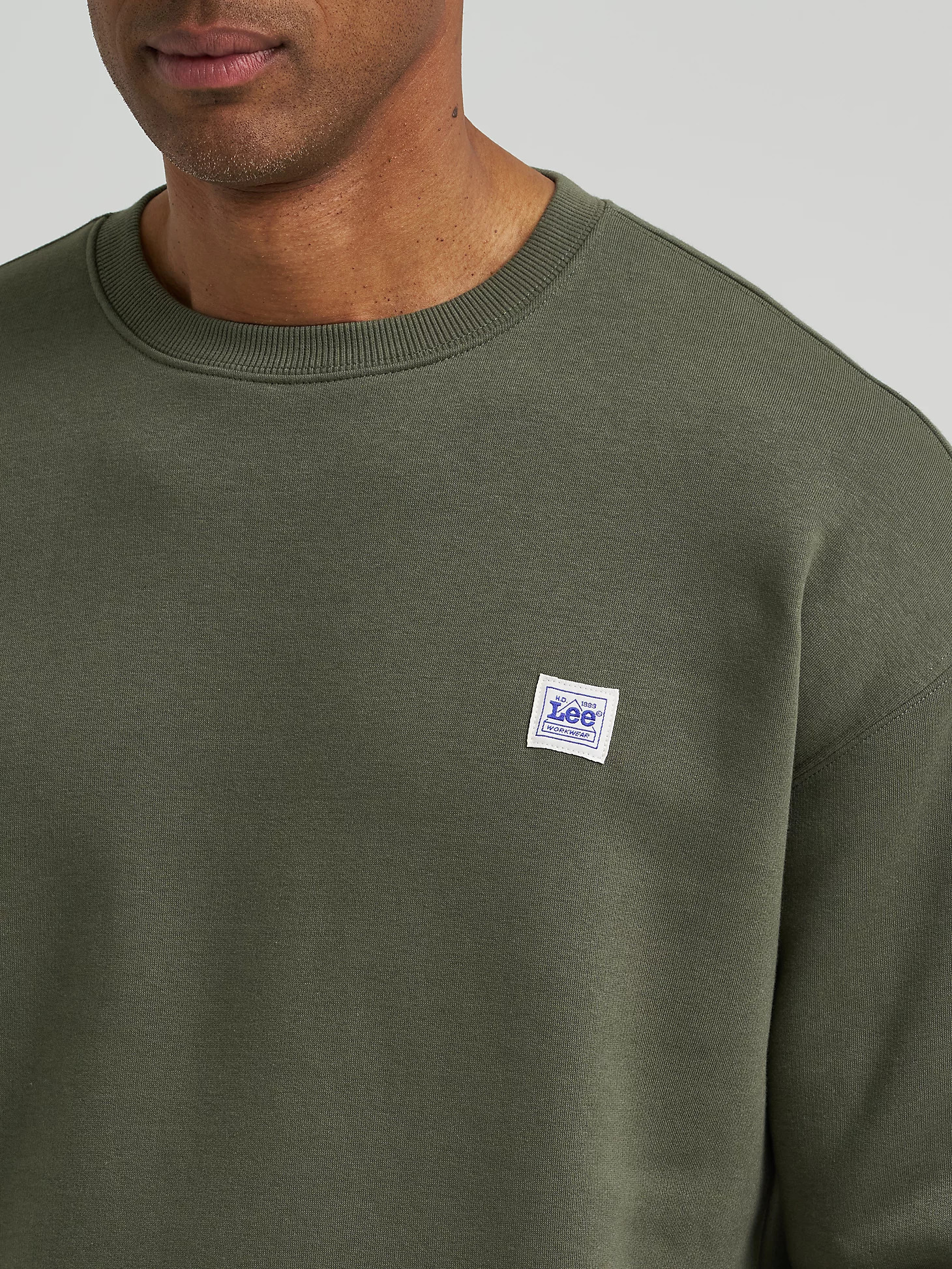 Men's Relaxed Fit Essential Workwear Sweatshirt | Lee Jeans