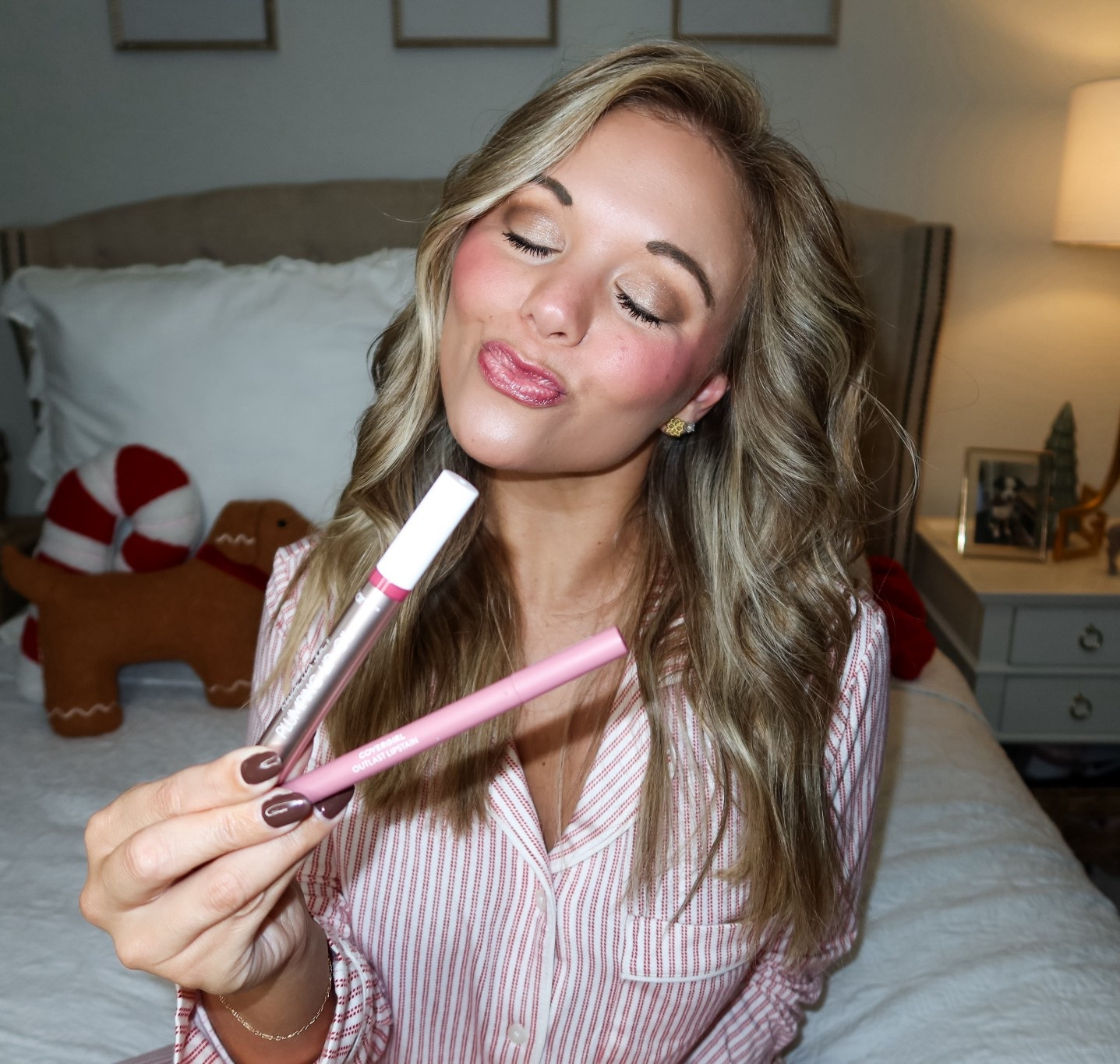 My favorite lip combo!

Covergirl lip stain: Admire
Tarte Juicy Lip plumping oil: tulip 

#LTKHoliday #LTKGiftGuide #LTKBeauty