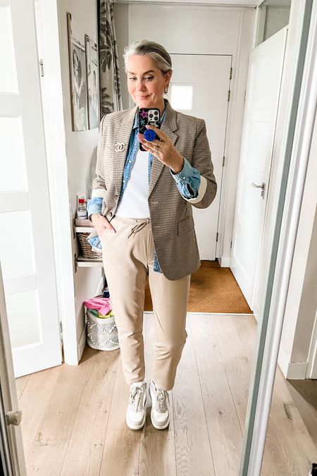 Ootd - Sunday. Plaid H&M blazer, cc brooch, thrifted H&M denim shirt (I think it’s from the men’s department because the sleeves are long enough), white supima cotton Uniqlo t-shirt. Camel leather look joggers (current Norah, can’t link) and Fila high top sneakers. 

#LTKmidsize #LTKstyletip #LTKover40