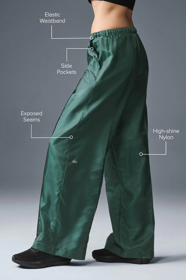Afterglow Wide Leg Track Pant | Alo Yoga (US)
