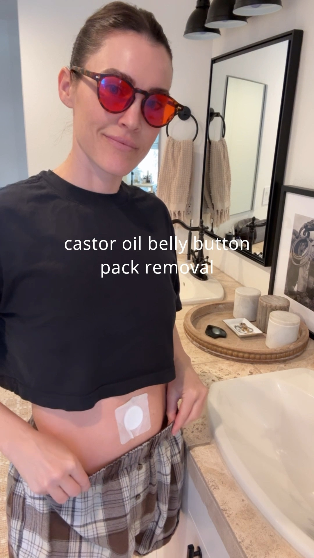 WELLNESS \ castor oil belly button pack morning removal 🙋🏻‍♀️

Health 
Clean beauty 

#LTKWatchNow #LTKBeauty