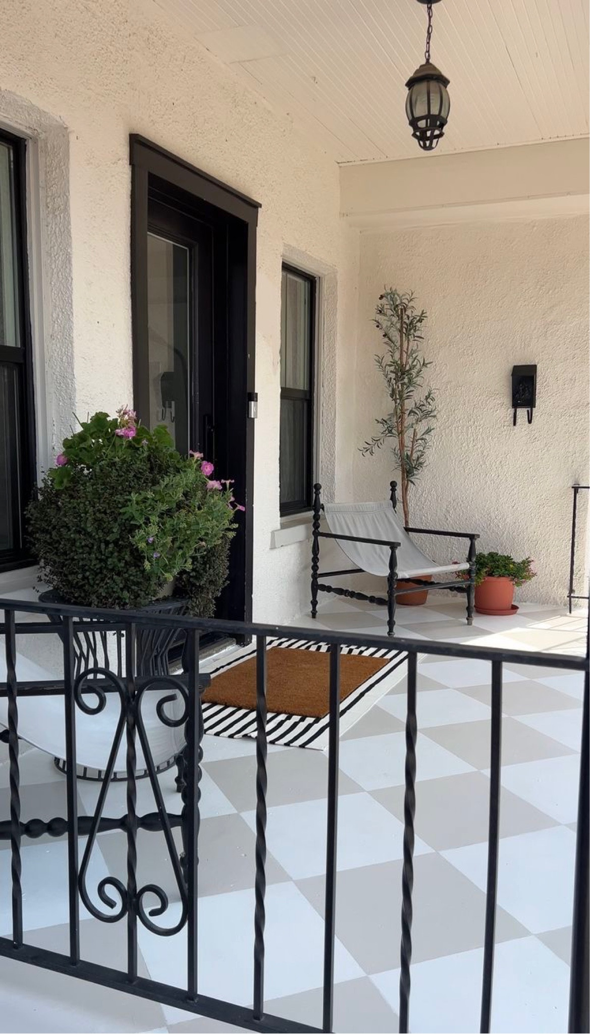 Front porch 🏡

#LTKFamily #LTKHome #LTKSeasonal