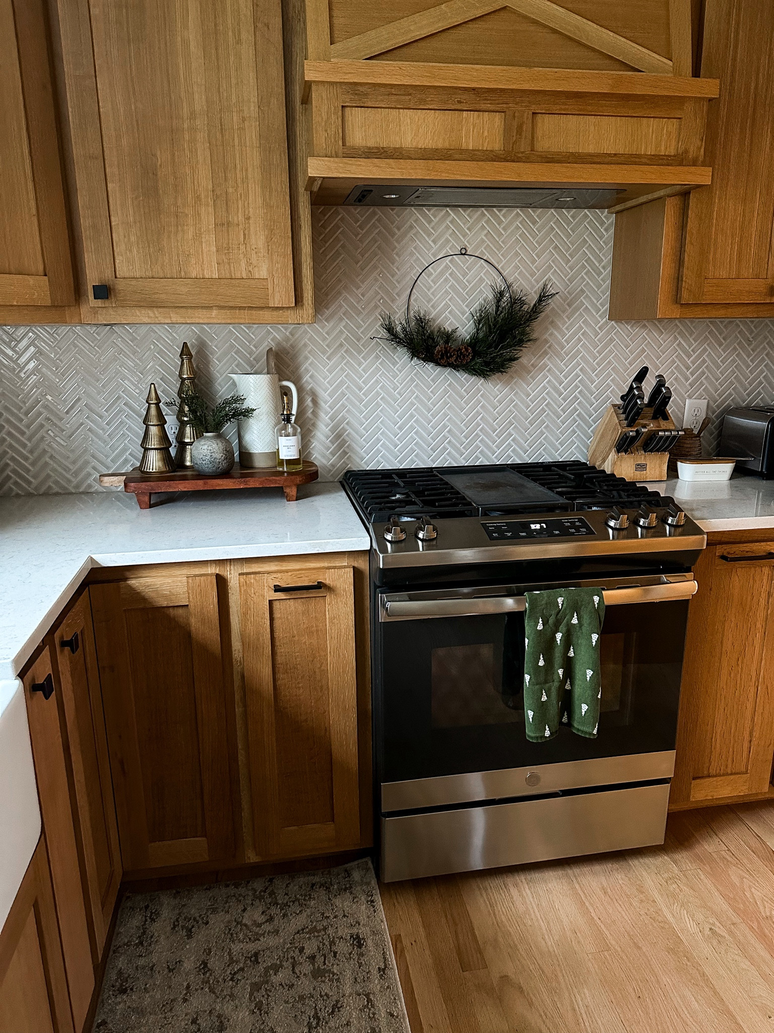 My Christmas decor 


#LTKHoliday #LTKhome #LTKSeasonal