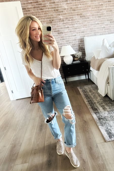 OOTD! off to run some errands and prep for the weekend events! Have a great day! 

Womens fashion. Womens jeans. Outfit of the day. Women's look. Ripped jeans. Agolde jeans. Casual looks. Mom looks. Spring looks. Spring aesthetic. Every day looks.

#LTKunder100 #LTKstyletip #LTKFind