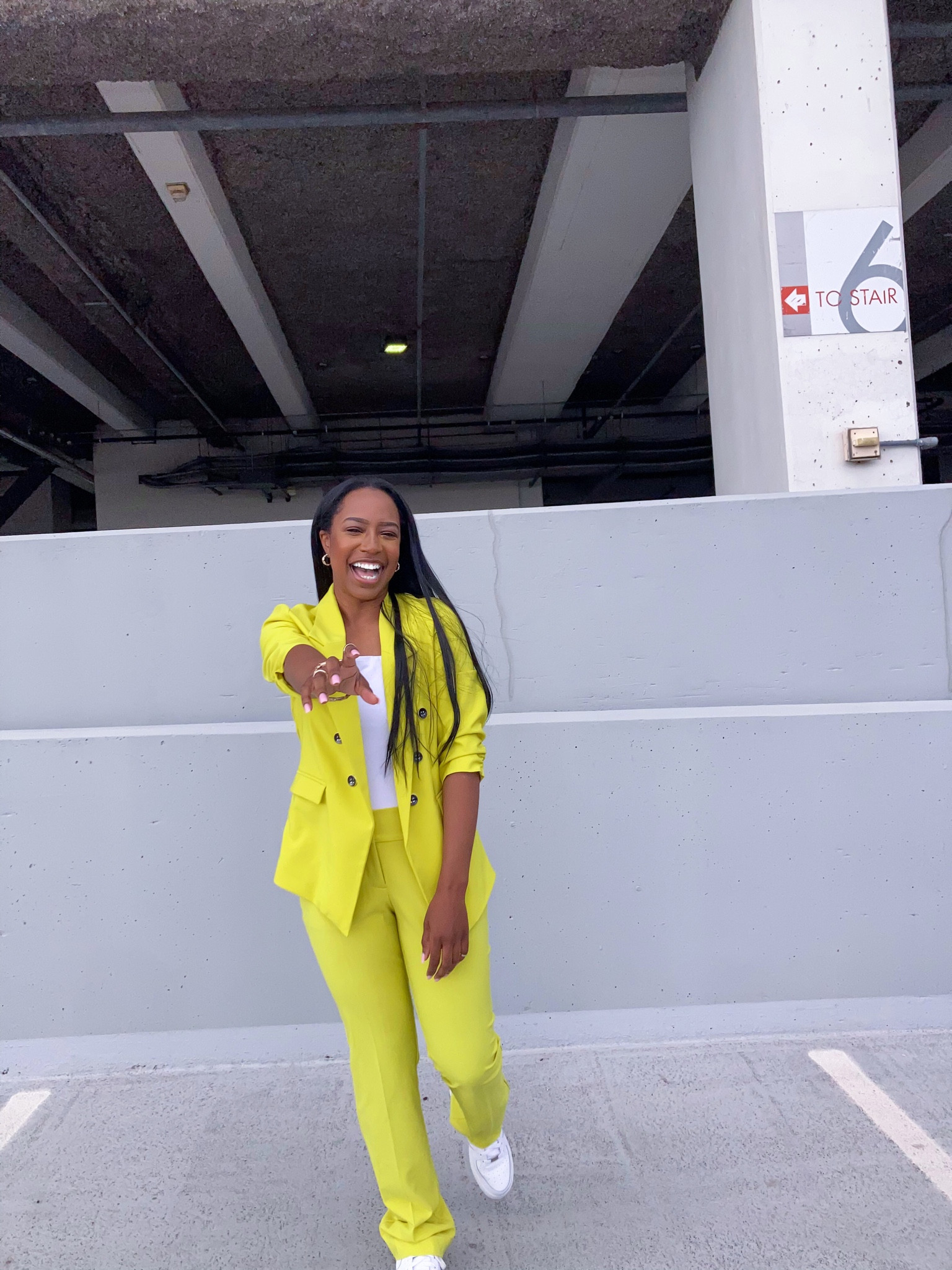 I’ve linked a similar set! The color I’m wearing is a chartreuse color but I’ve only been able to find greens or yellows. 