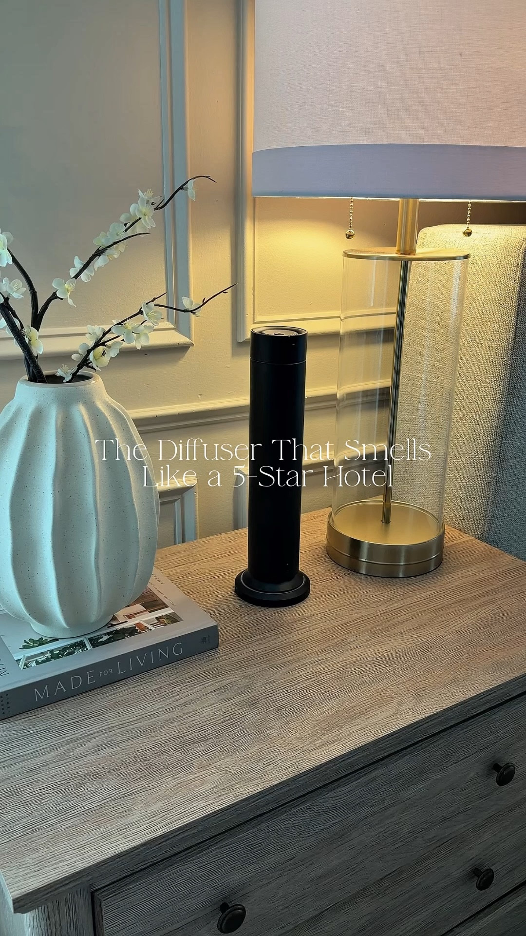Waterless scent diffuser and table lamp 