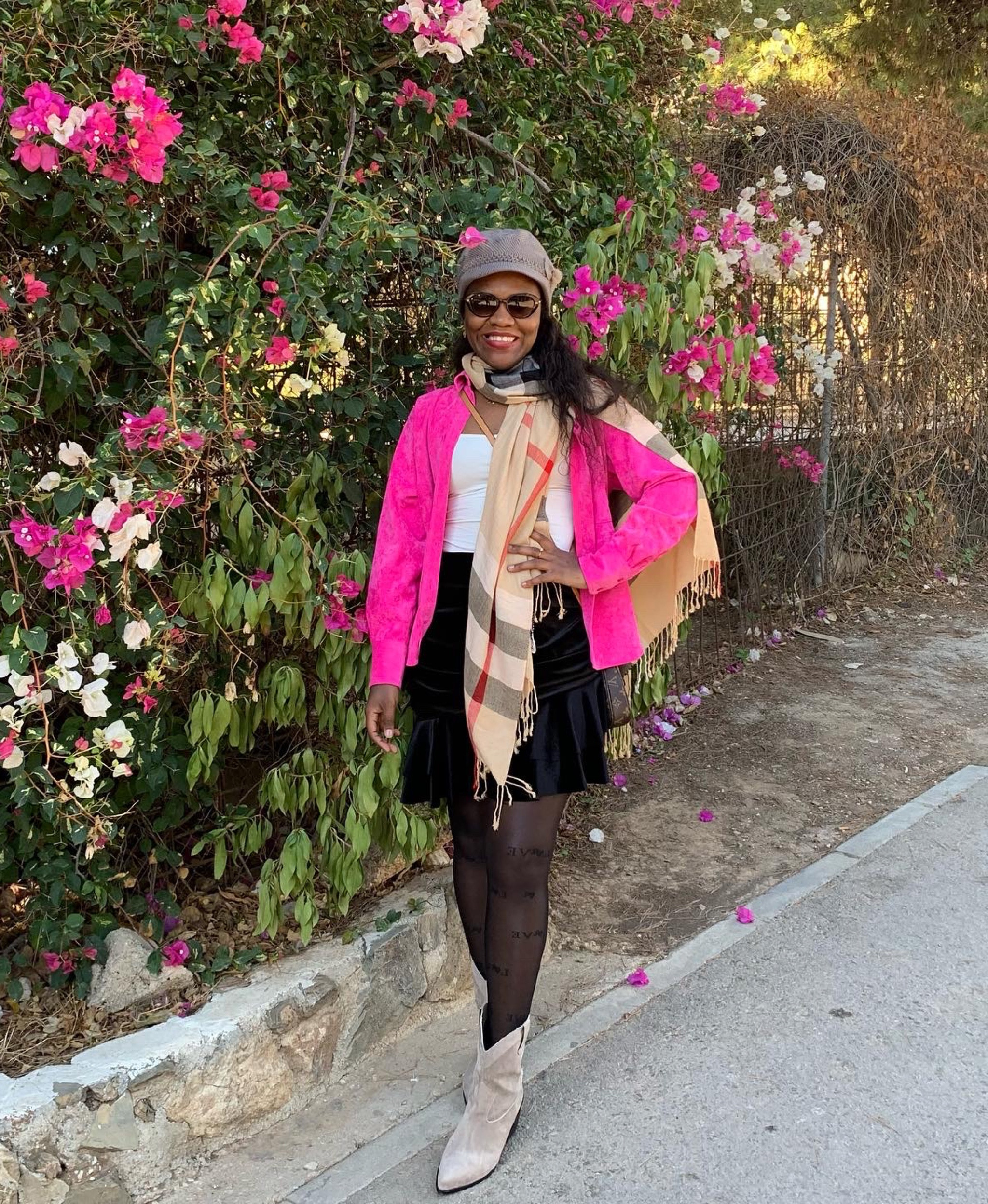  EU VEJO FLORES 🌷 EM MIM TAMBÉM 

 AQUELE MOMENTO QUE VOCÊ PERCEBE QUE SEU LOOK ORNOU COM O AMBIENTE 💓

 Look escolhido para passear em MÁLAGA na 🇪🇸
 
 #garimpodakelly #lookdodia #eurotour #outfit #mindse7cea #saiaveludo #botawestern #lookinspiração #eurotour

#LTKeurope #LTKbeauty #LTKtravel