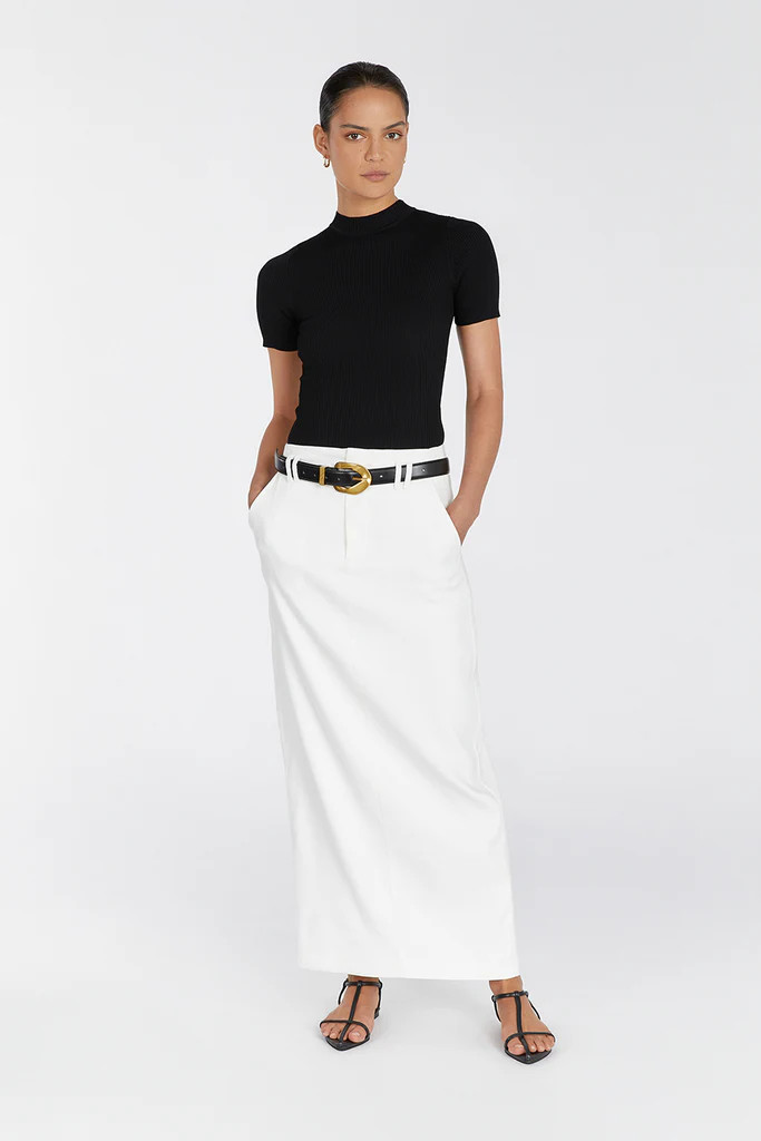 DONNA BLACK SHORT SLEEVE KNIT TOP | DISSH